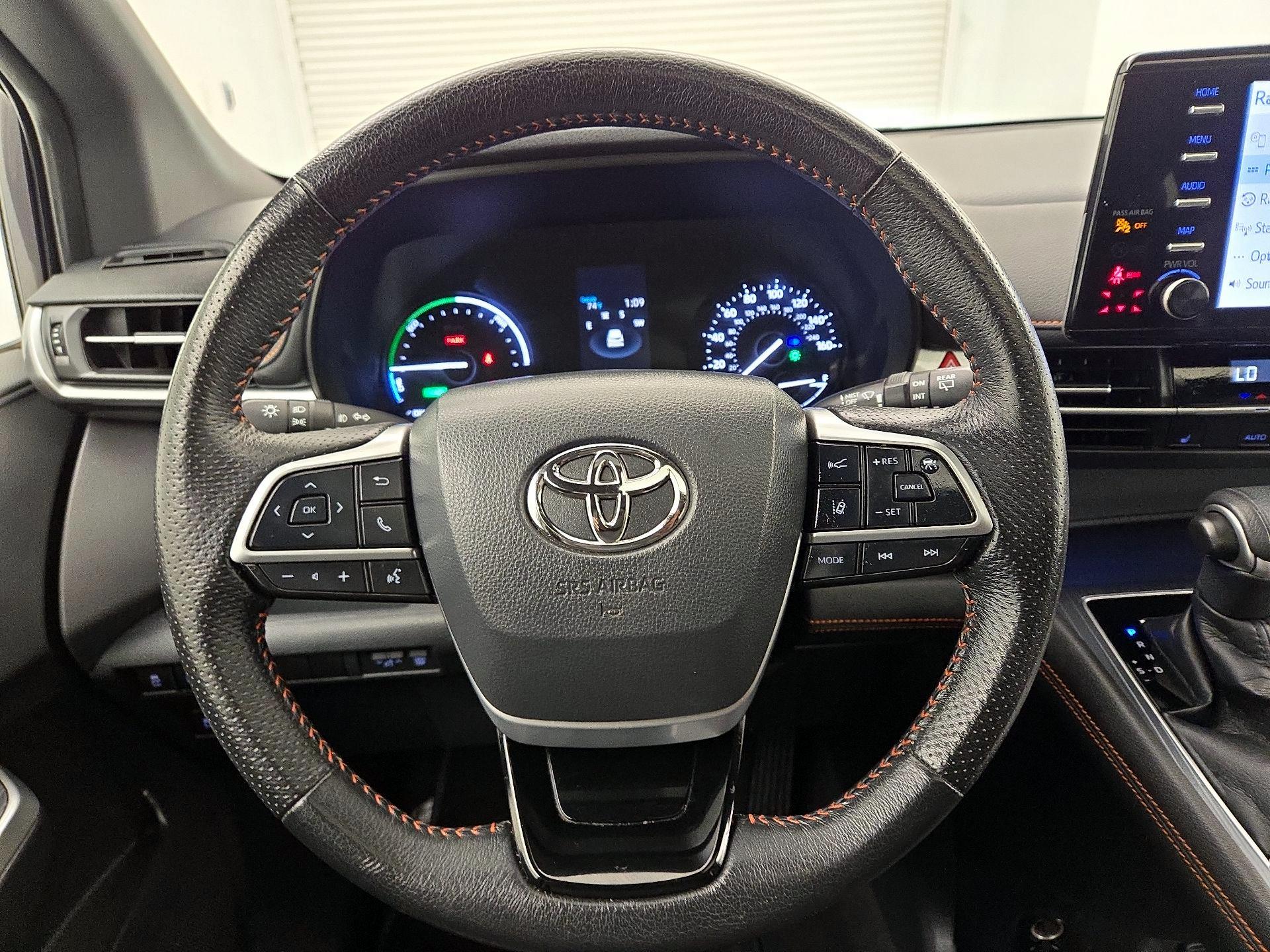 Thumbnail: 2021 Toyota Sienna - 10