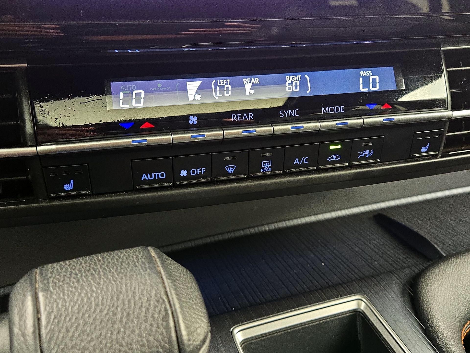 Thumbnail: 2021 Toyota Sienna - 17
