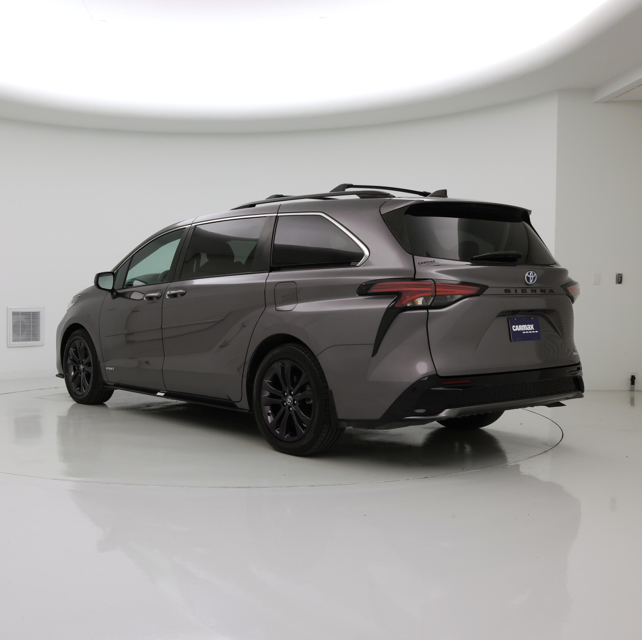 Thumbnail: 2021 Toyota Sienna - 2