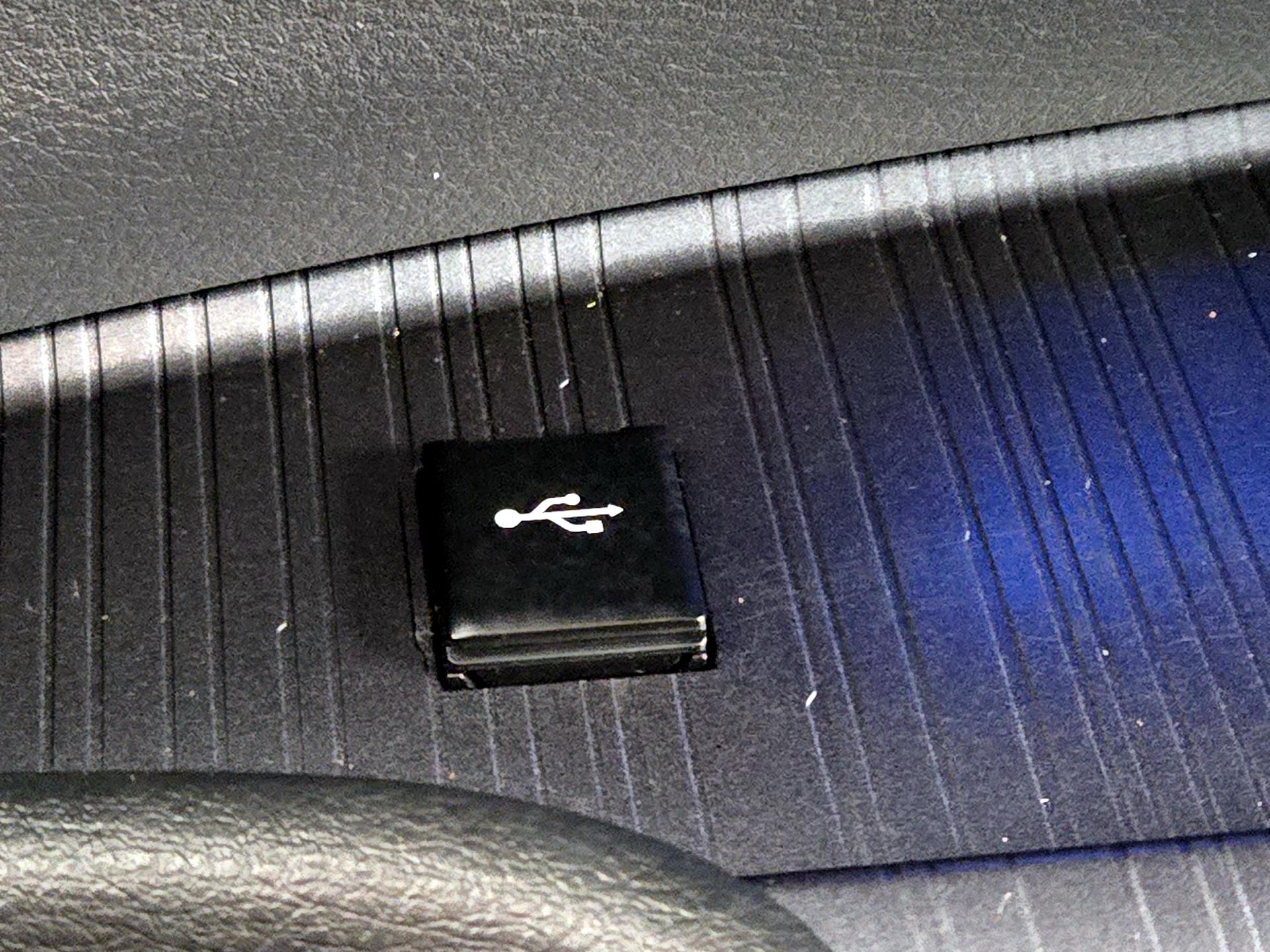 Thumbnail: 2021 Toyota Sienna - 19