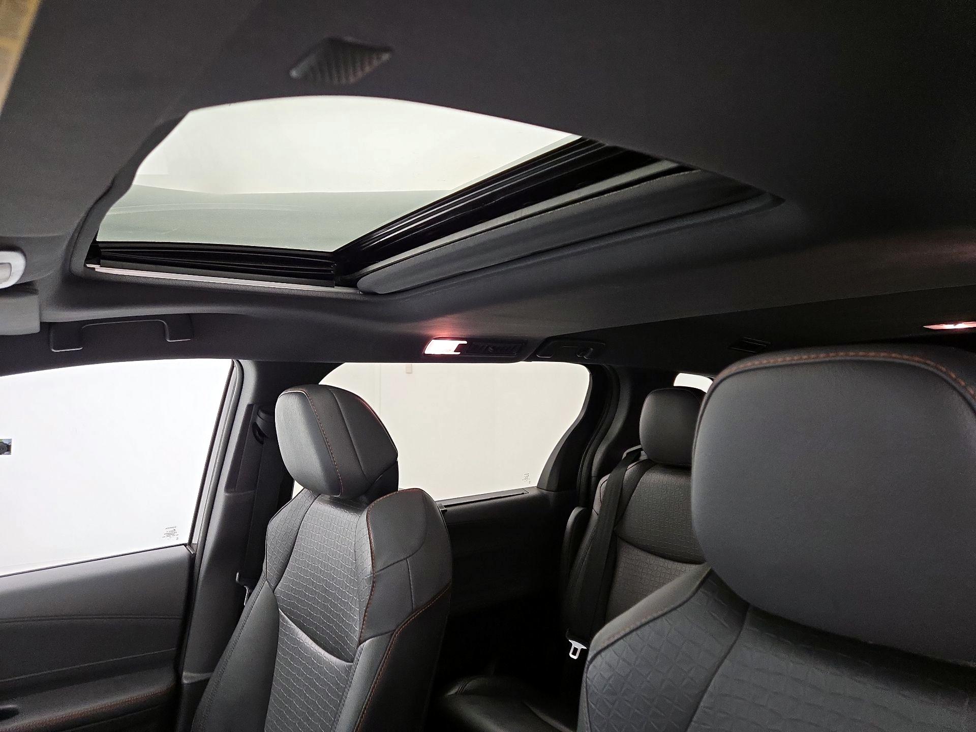 Thumbnail: 2021 Toyota Sienna - 20