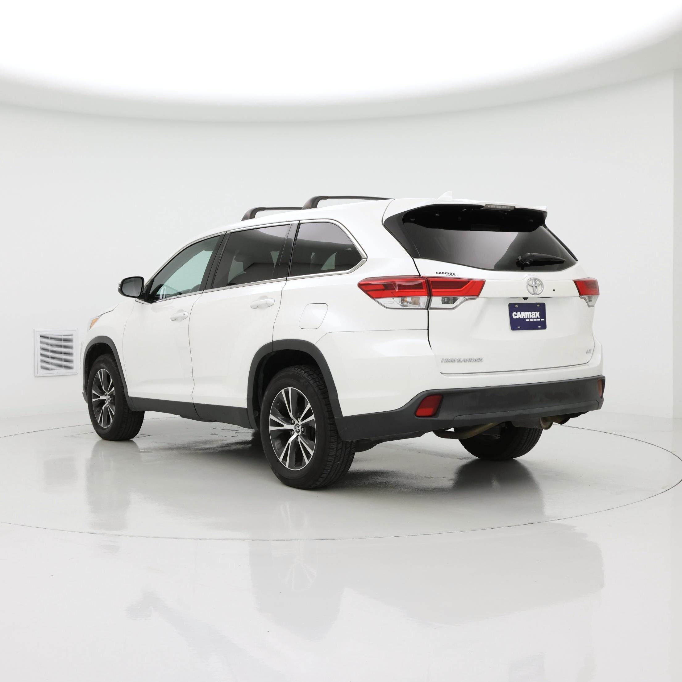 Thumbnail: 2019 Toyota Highlander - 2