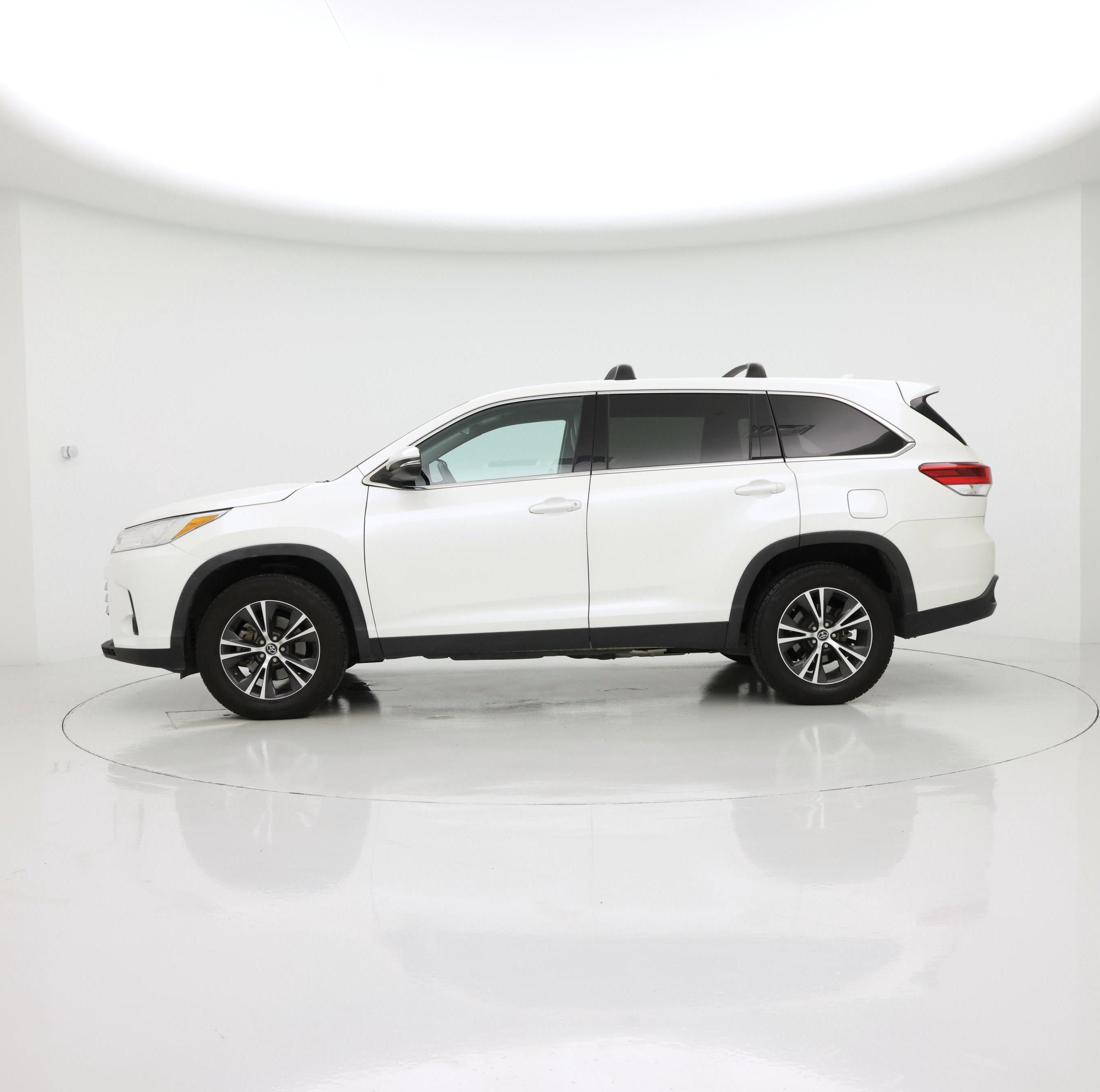 Thumbnail: 2019 Toyota Highlander - 3