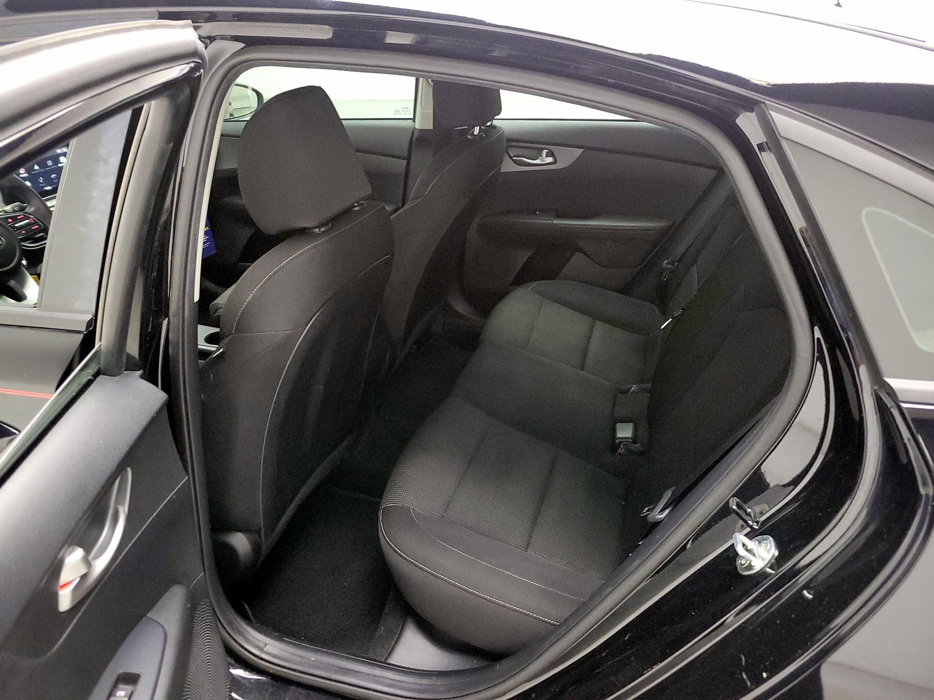 Thumbnail: 2021 Kia Forte - 19