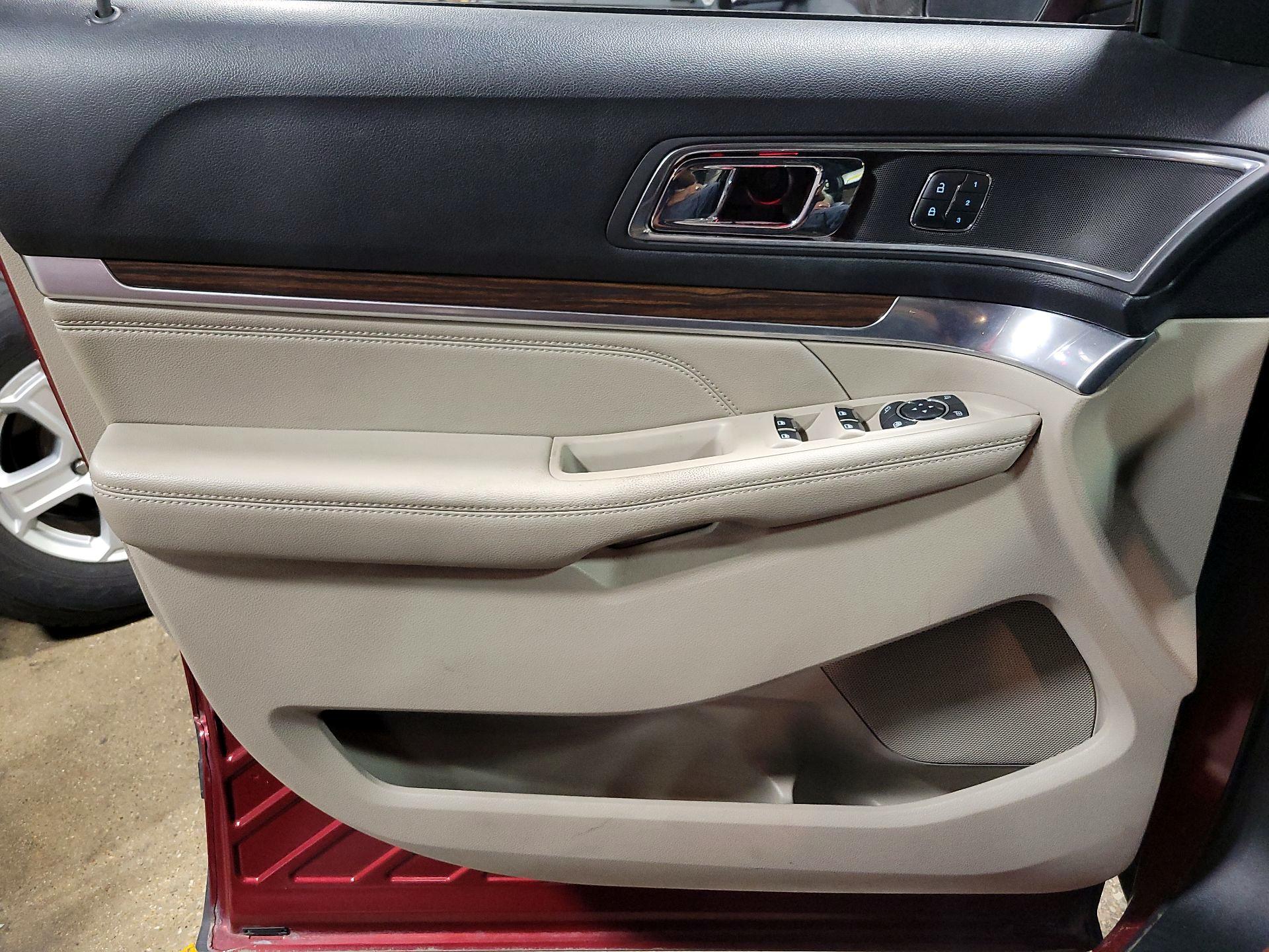 Thumbnail: 2018 Ford Explorer - 12