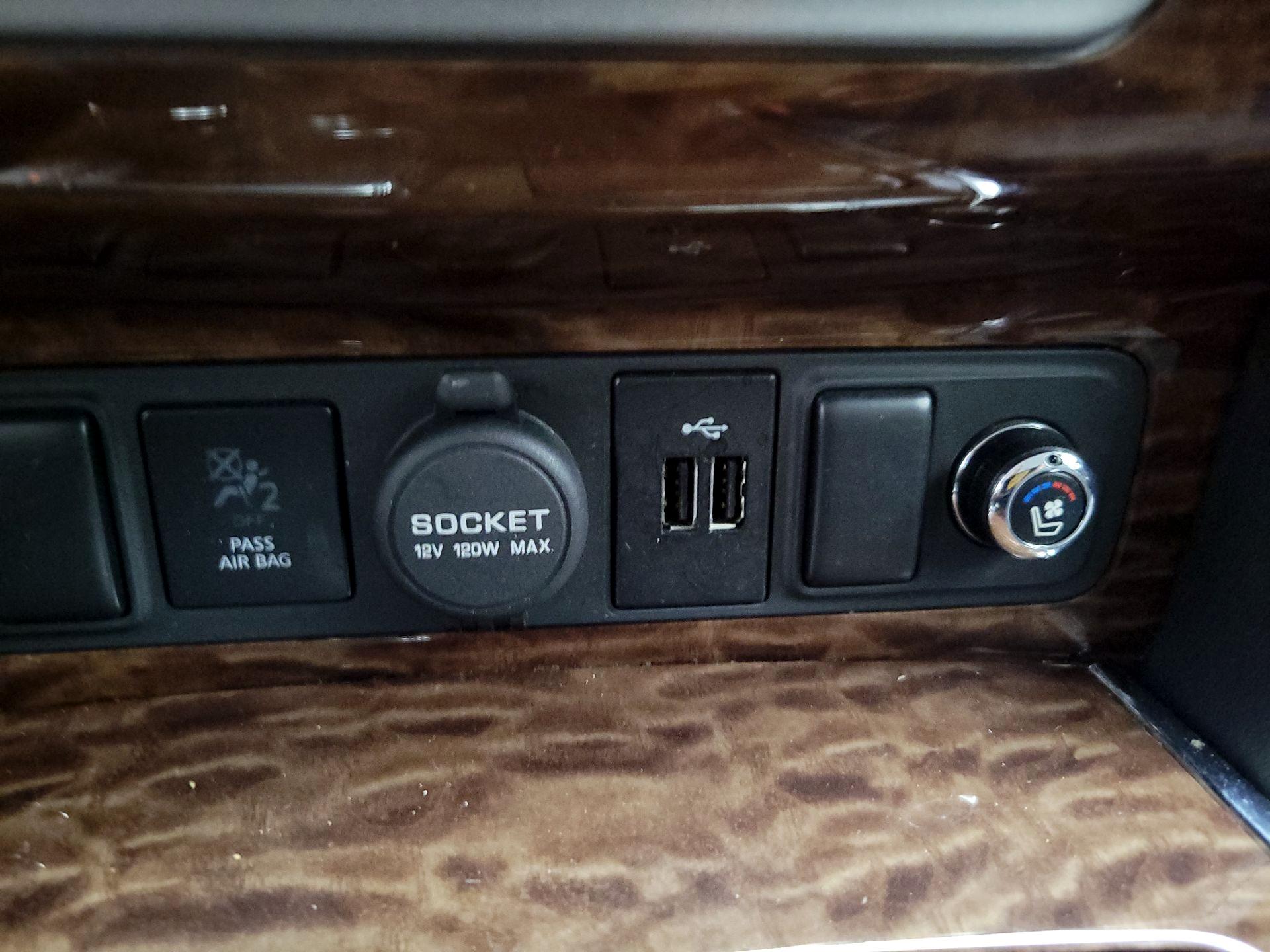 Thumbnail: 2019 Nissan Armada - 19