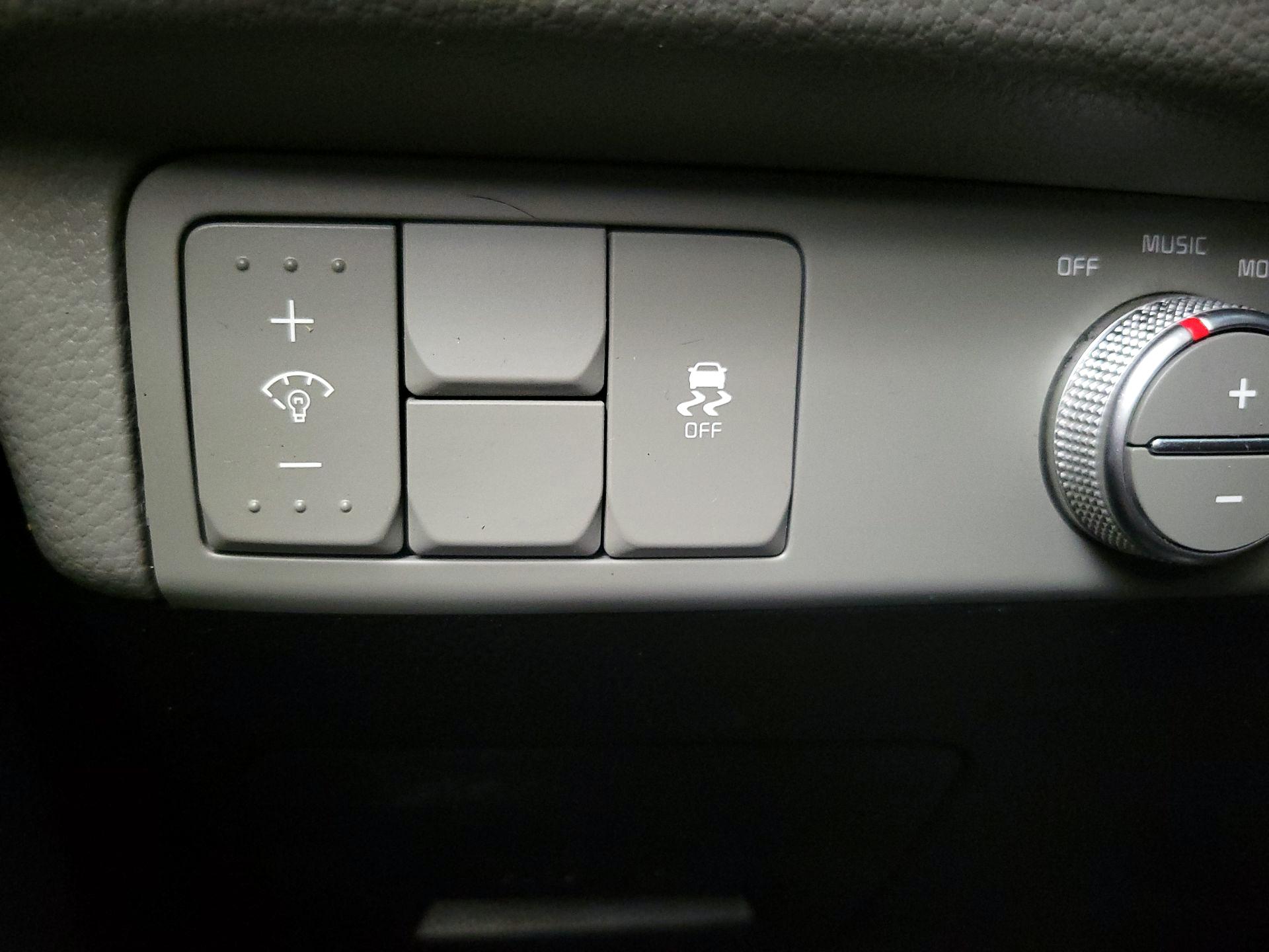 Thumbnail: 2016 Kia Soul - 13