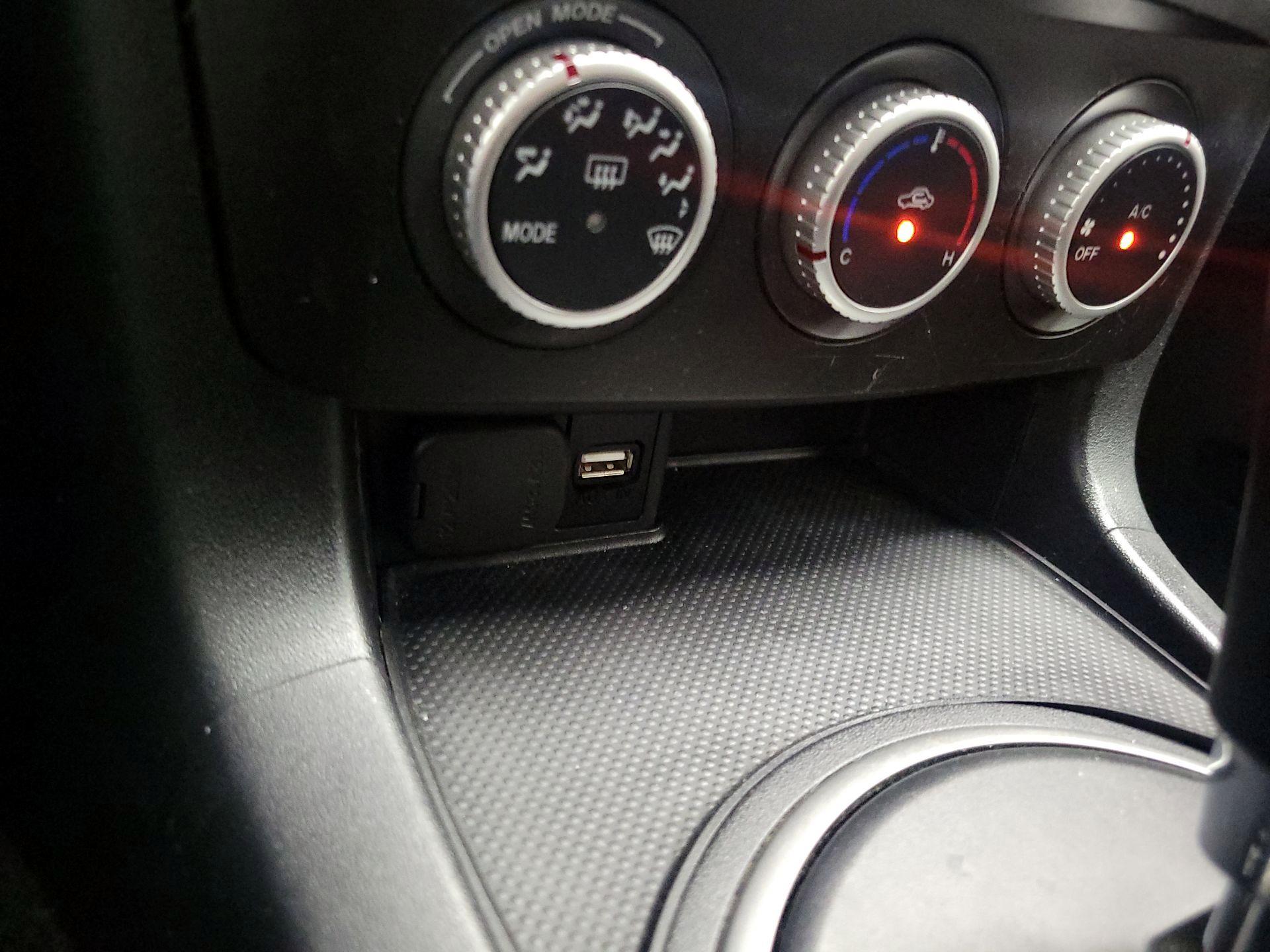 Thumbnail: 2013 Mazda MX-5 Miata - 17