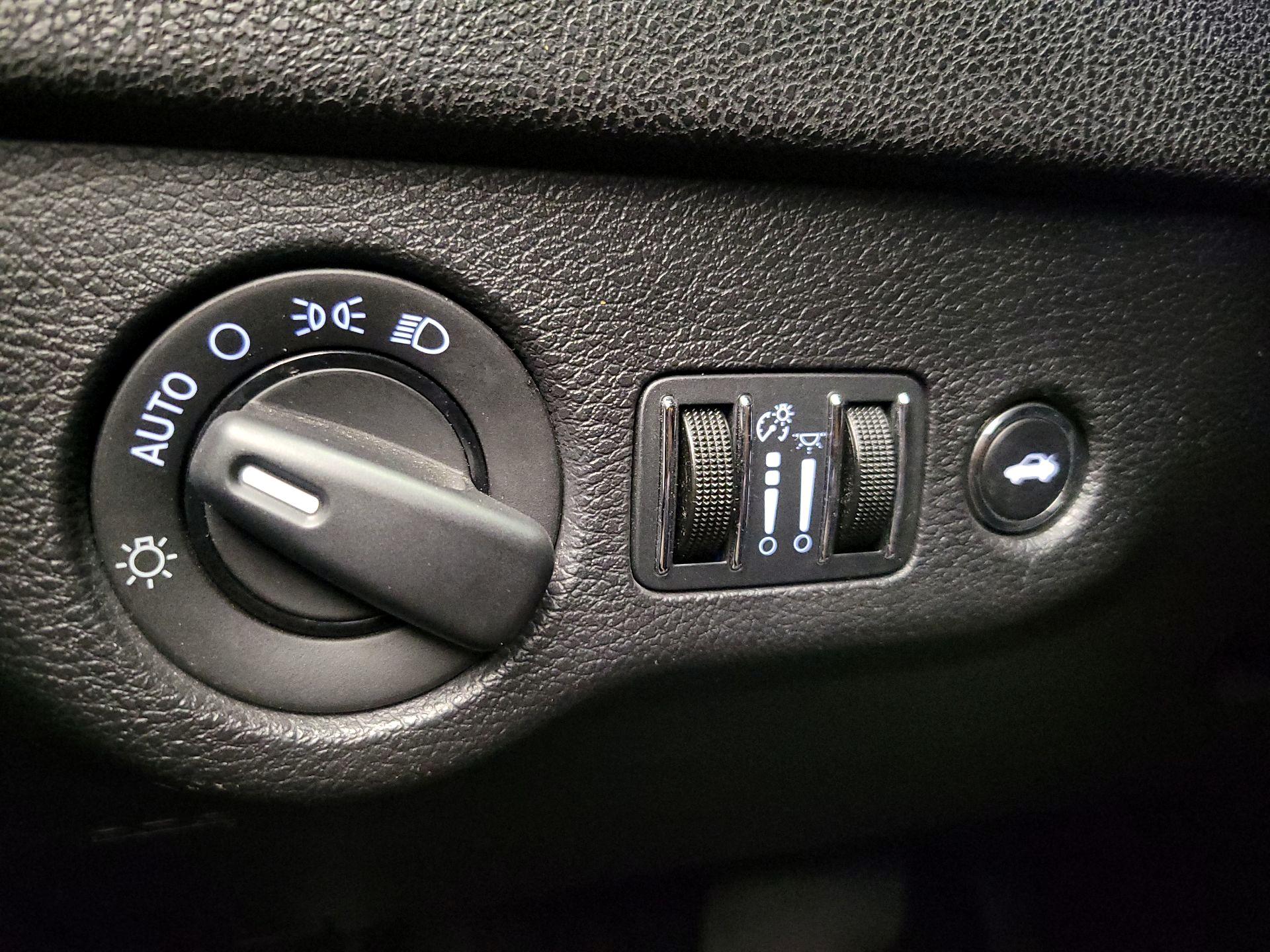 Thumbnail: 2014 Chrysler 300 - 13