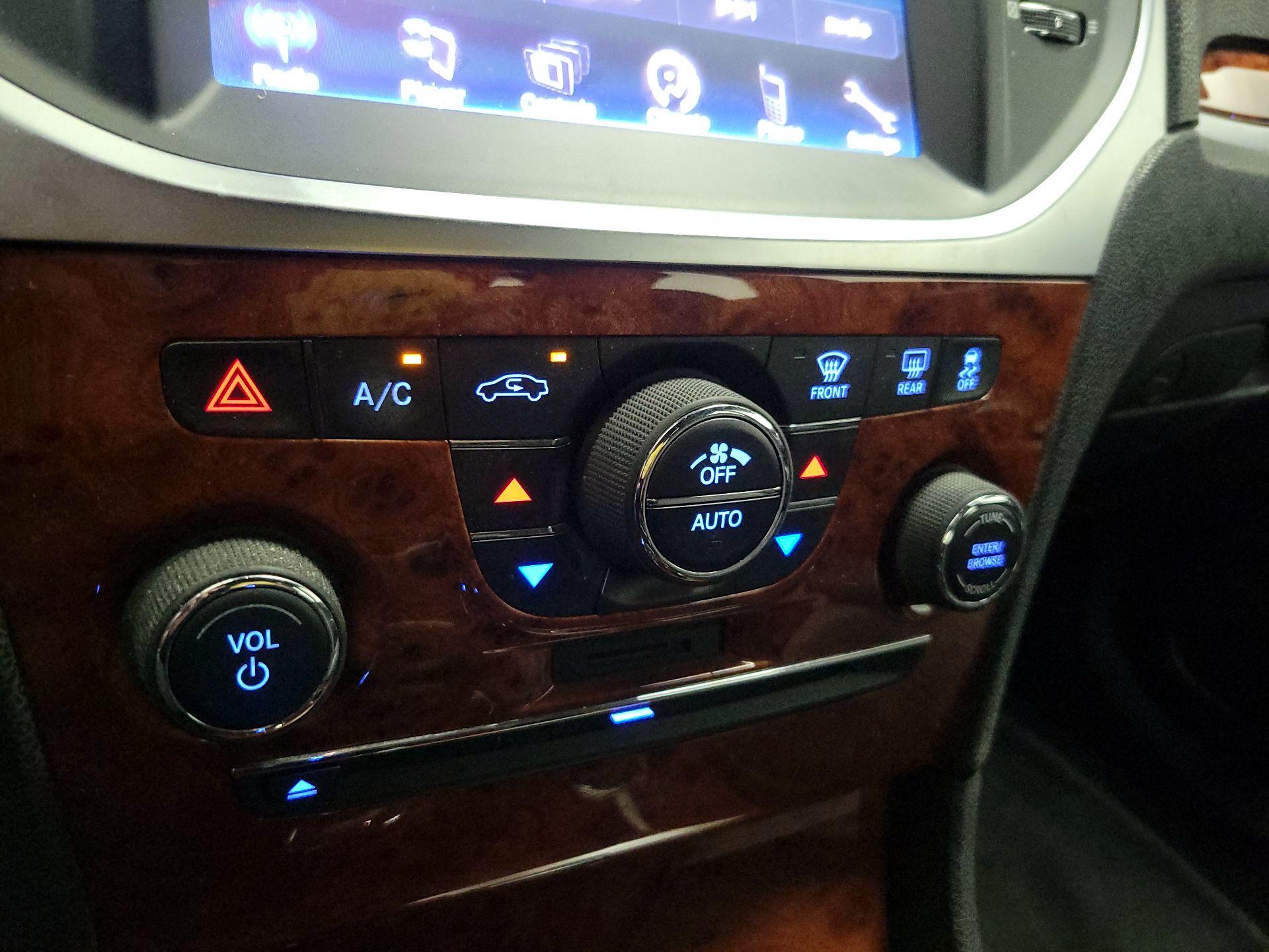 Thumbnail: 2014 Chrysler 300 - 16