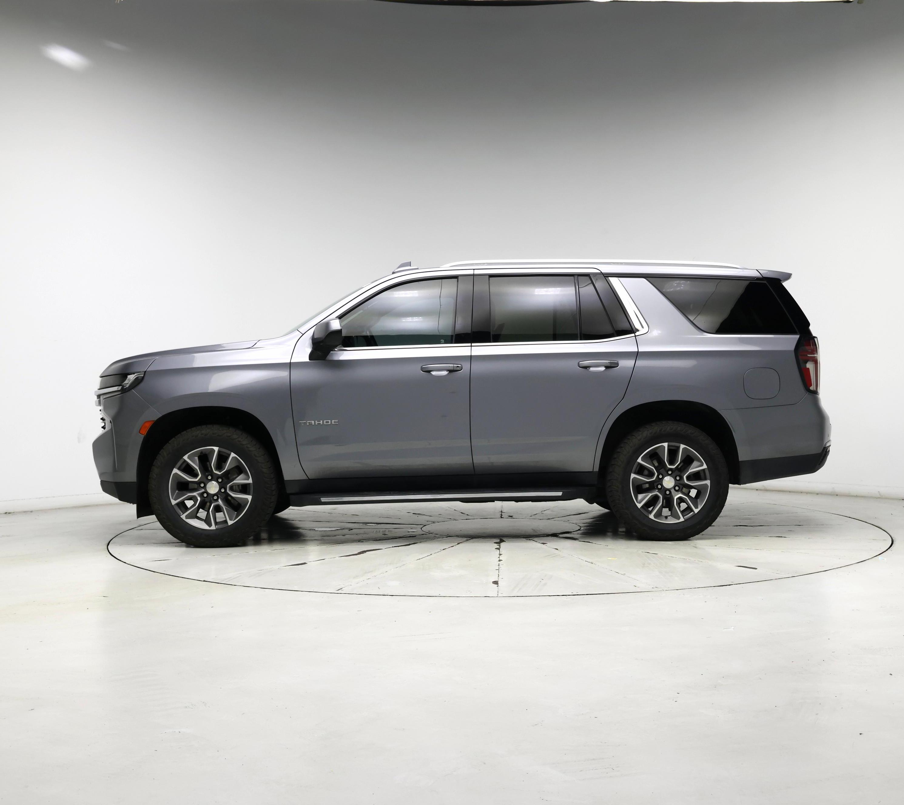 Thumbnail: 2021 Chevrolet Tahoe - 3