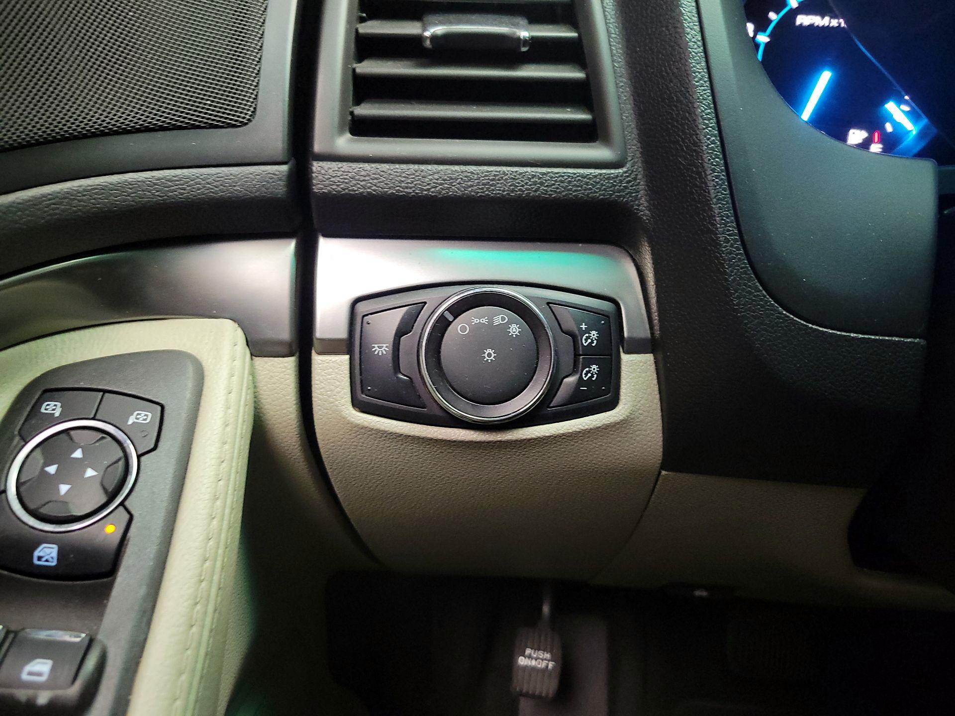 Thumbnail: 2014 Ford Explorer - 13