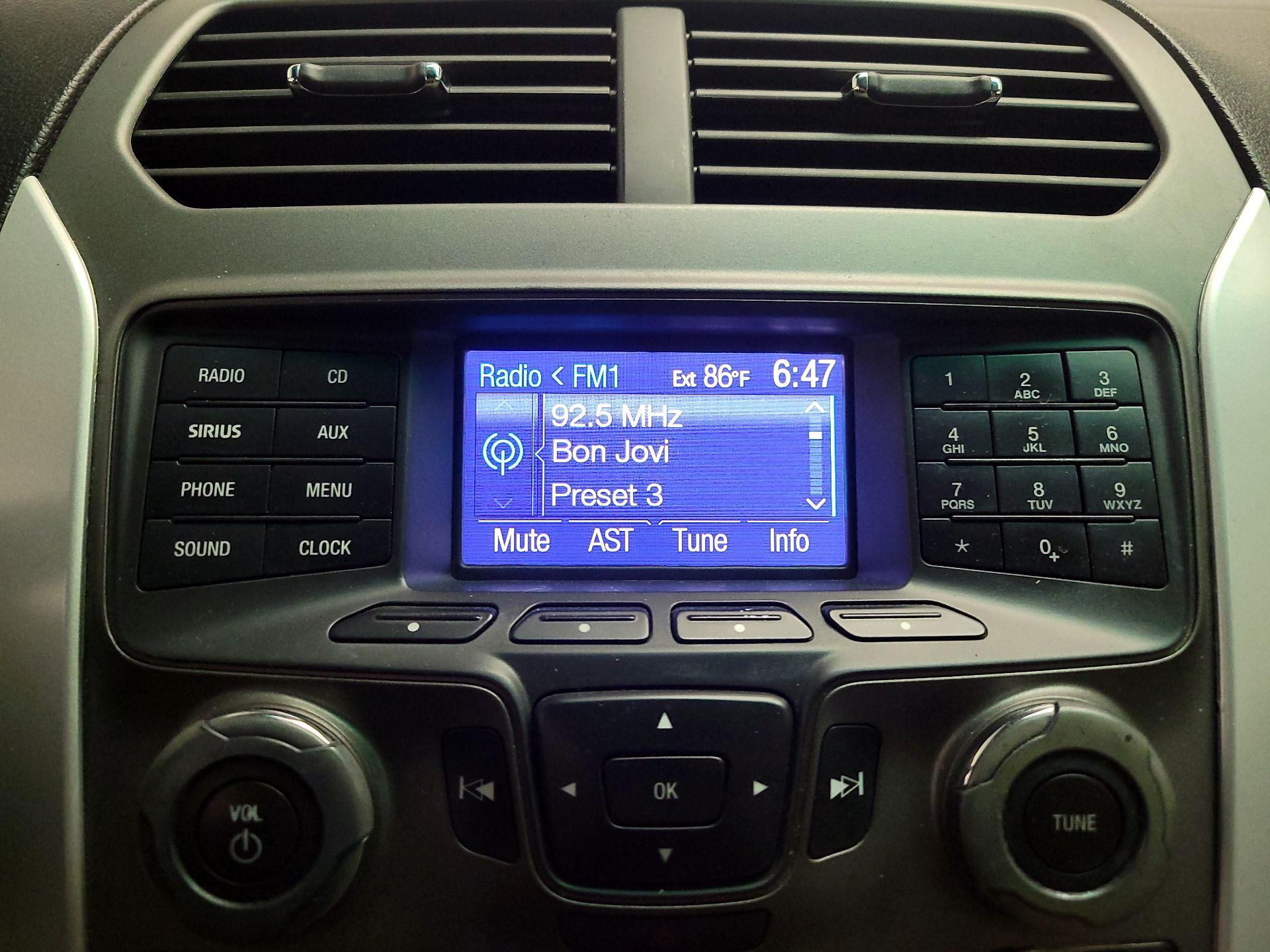 Thumbnail: 2014 Ford Explorer - 14
