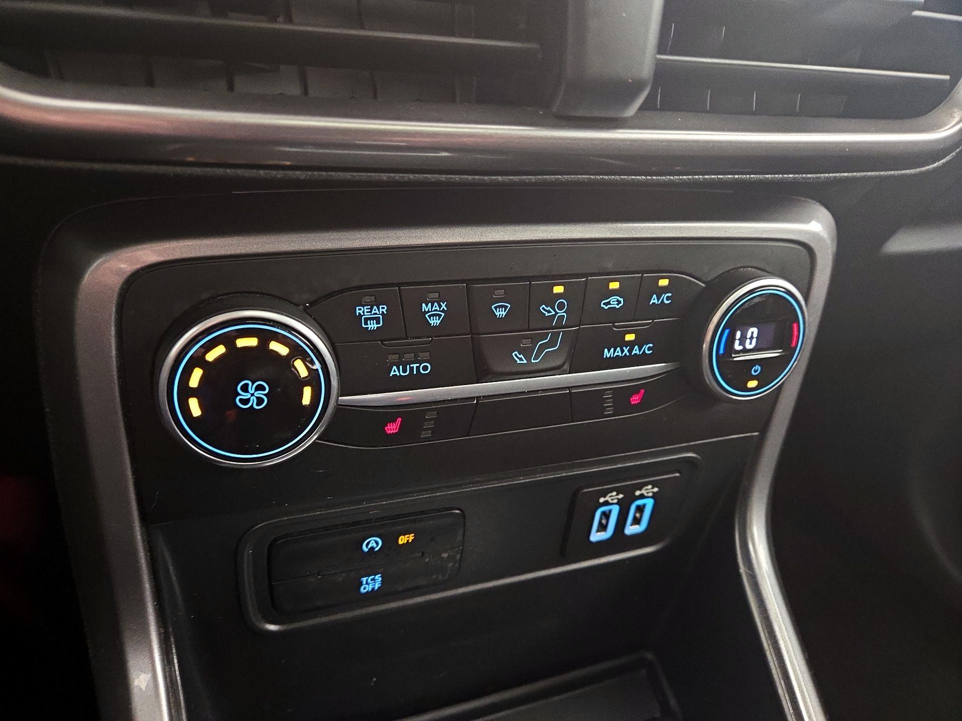 Thumbnail: 2021 Ford EcoSport - 17