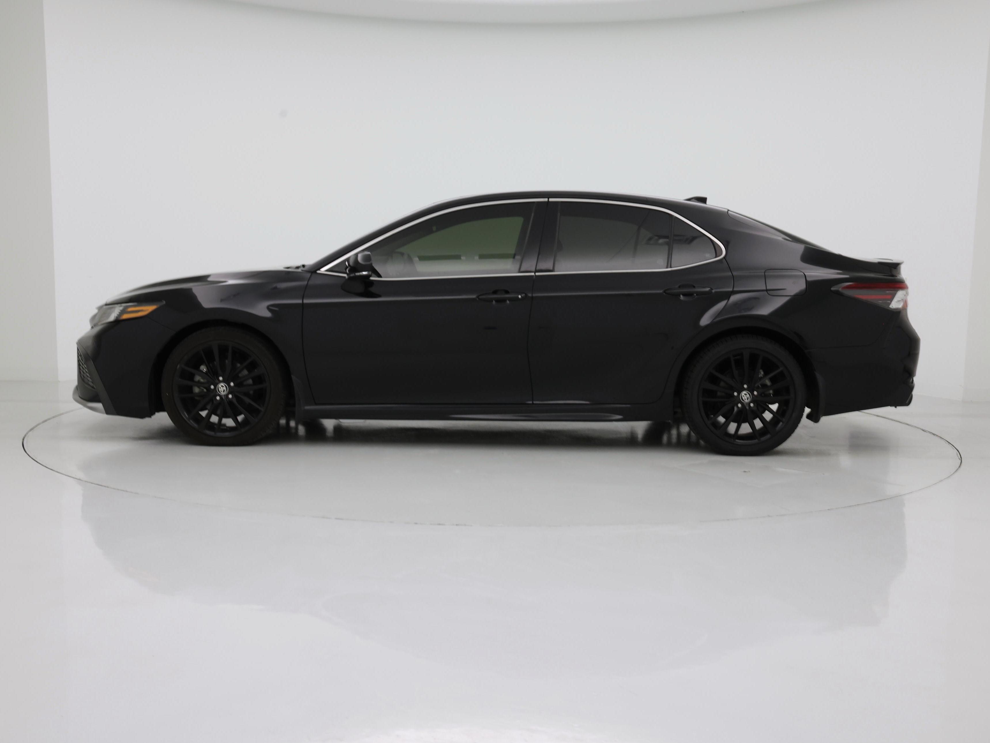 Thumbnail: 2021 Toyota Camry - 3