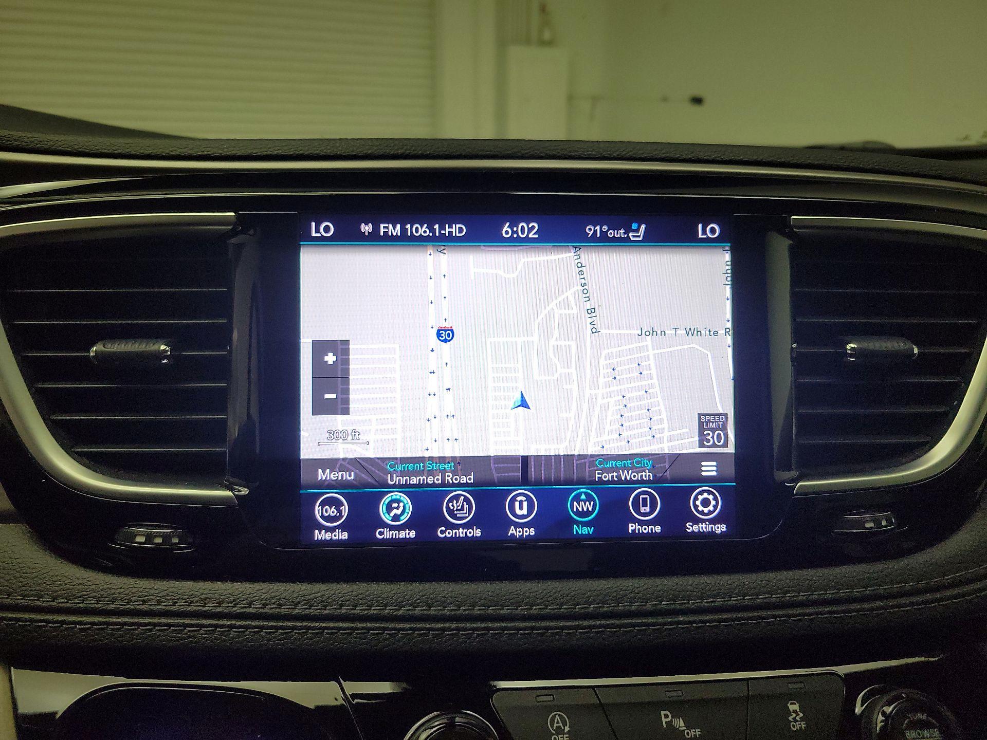 Thumbnail: 2019 Chrysler Pacifica - 12