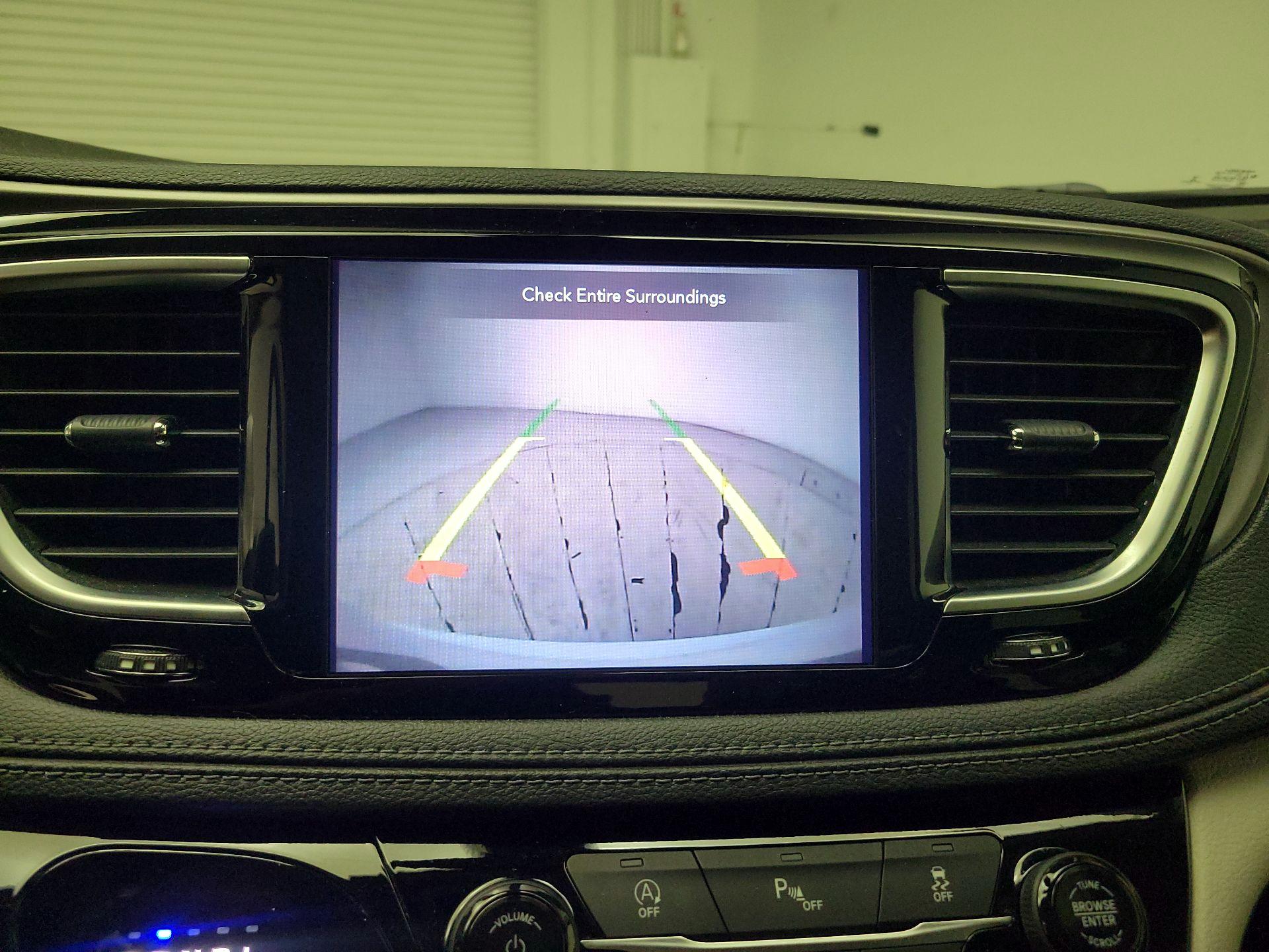 Thumbnail: 2019 Chrysler Pacifica - 13