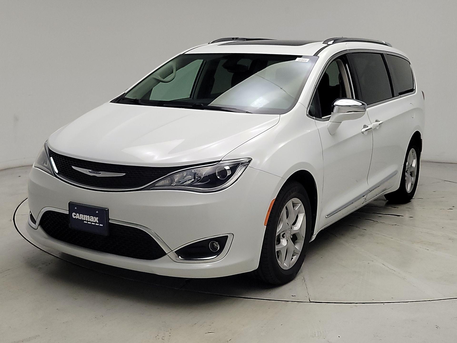 Thumbnail: 2019 Chrysler Pacifica - 3
