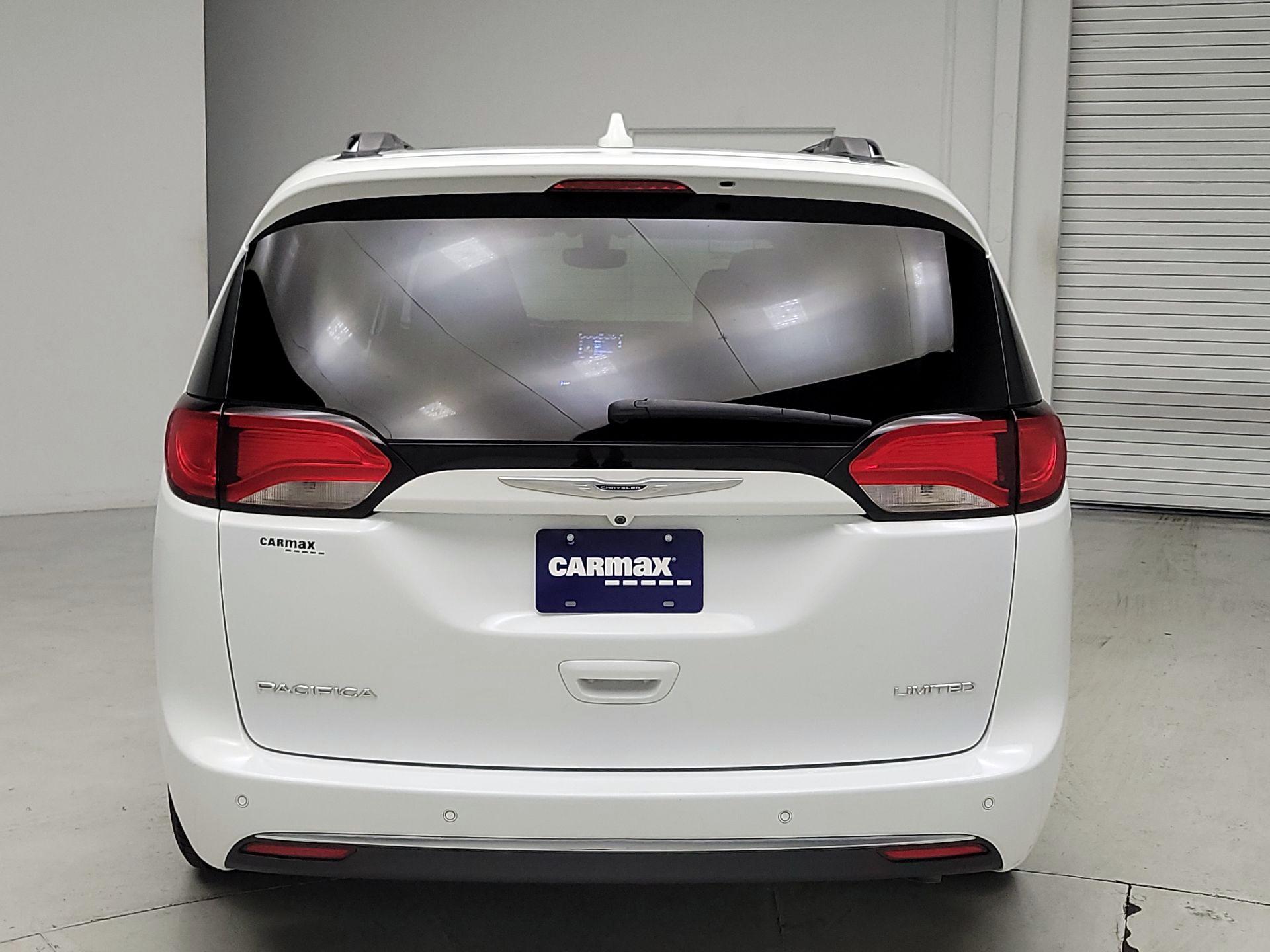 Thumbnail: 2019 Chrysler Pacifica - 6