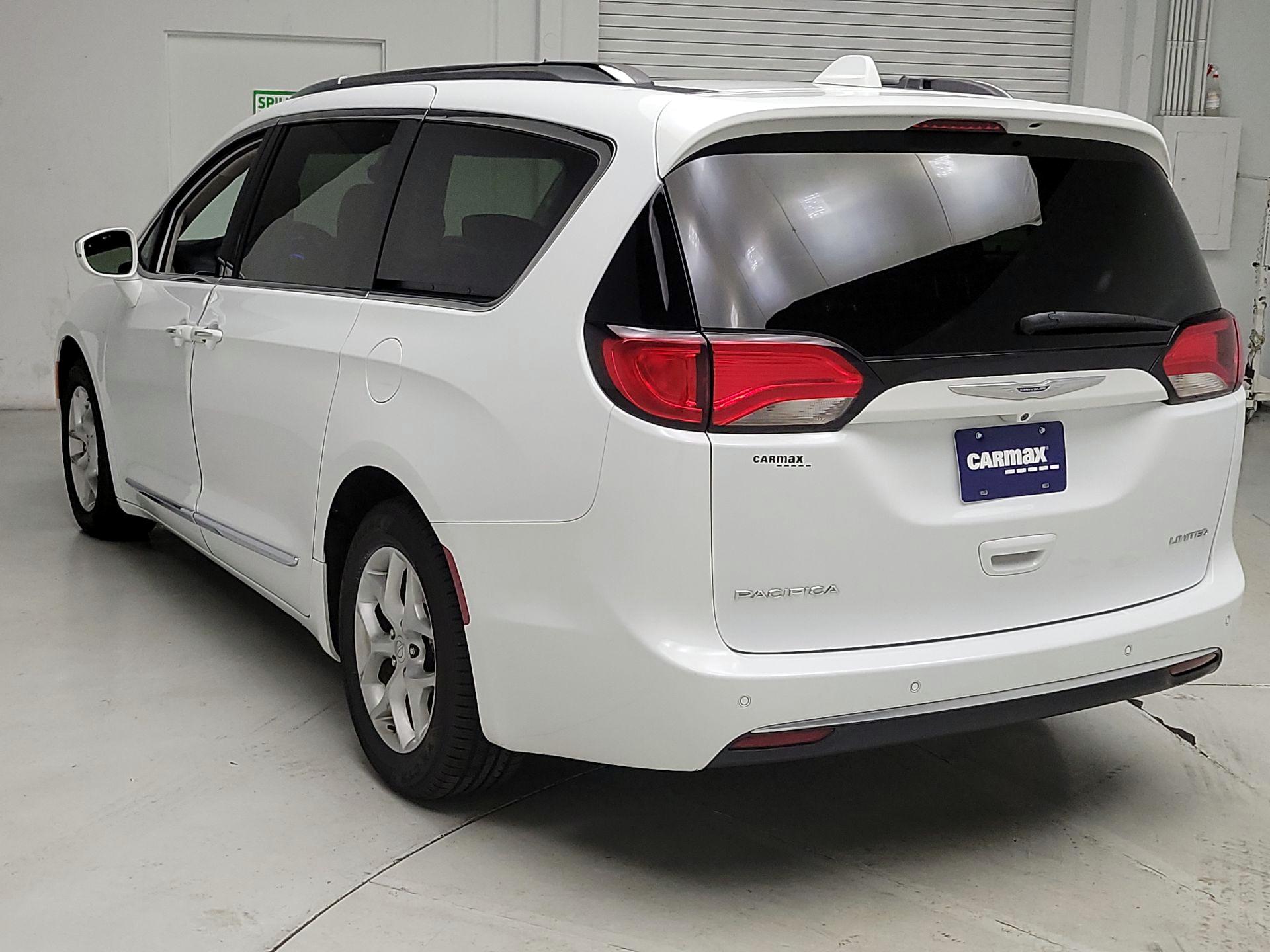 Thumbnail: 2019 Chrysler Pacifica - 7