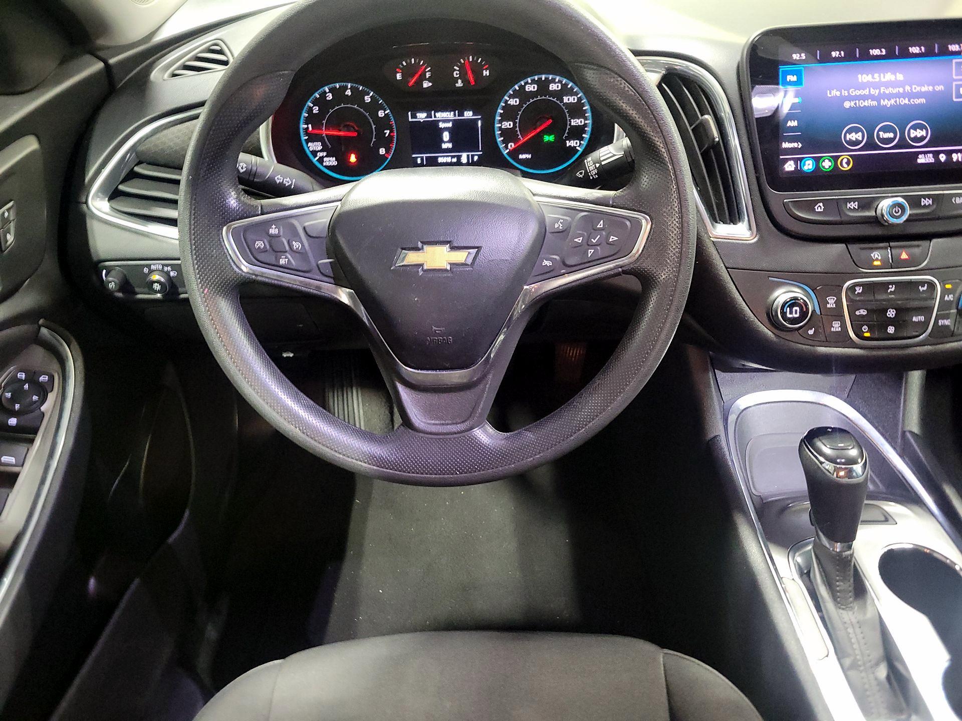 Thumbnail: 2020 Chevrolet Malibu - 10