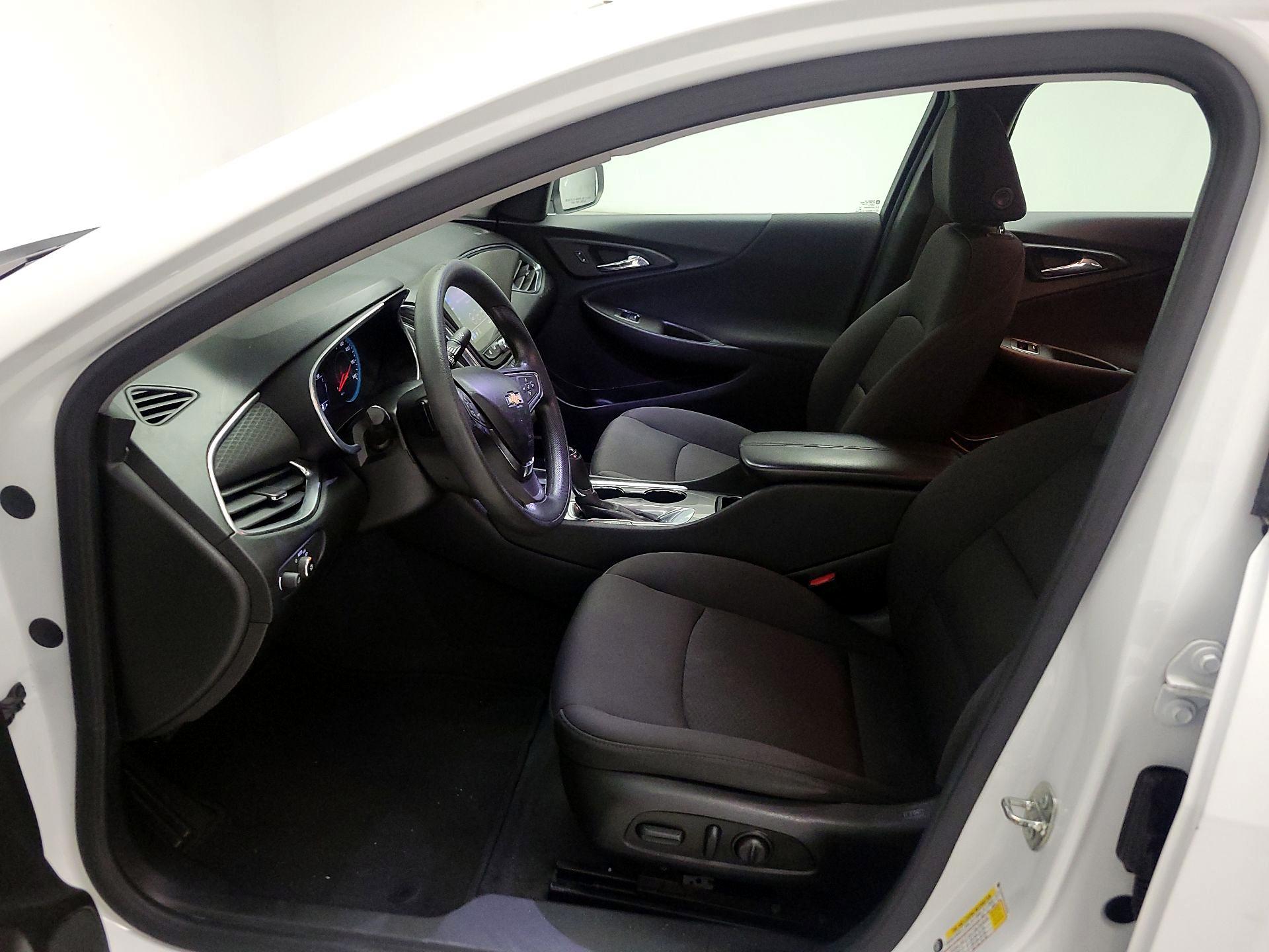 Thumbnail: 2020 Chevrolet Malibu - 11