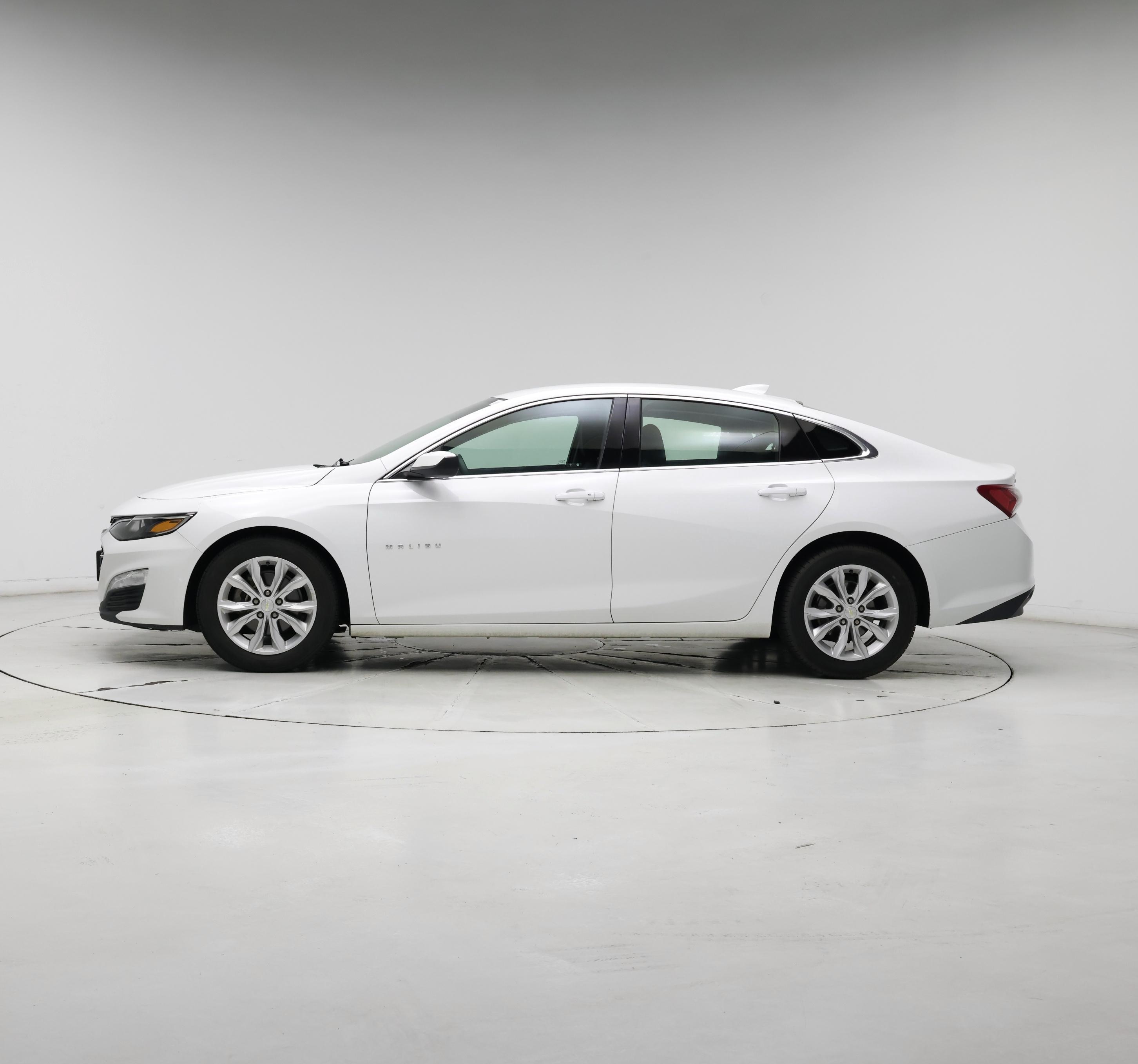 Thumbnail: 2020 Chevrolet Malibu - 3