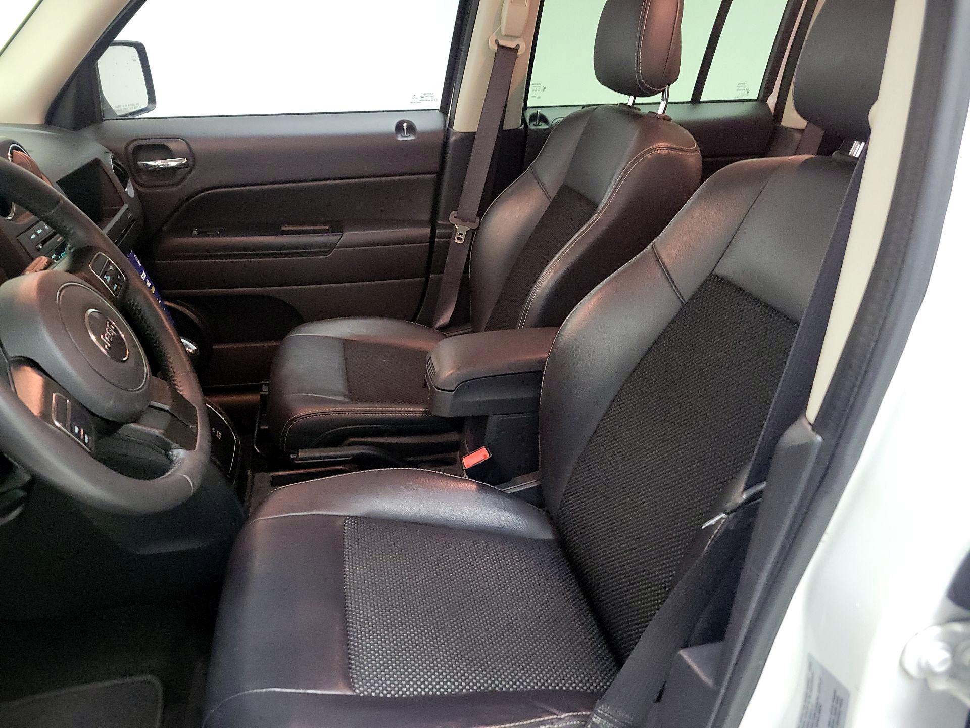 Thumbnail: 2016 Jeep Patriot - 11
