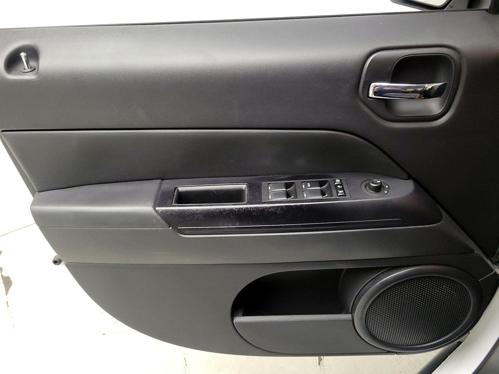 Thumbnail: 2016 Jeep Patriot - 12
