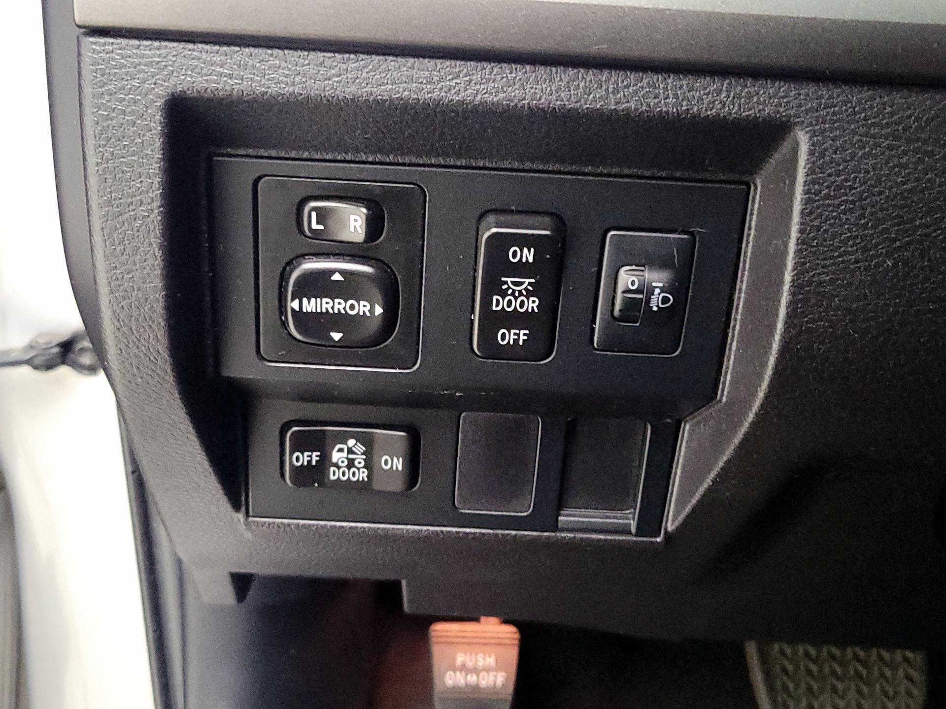 Thumbnail: 2015 Toyota Tundra - 13
