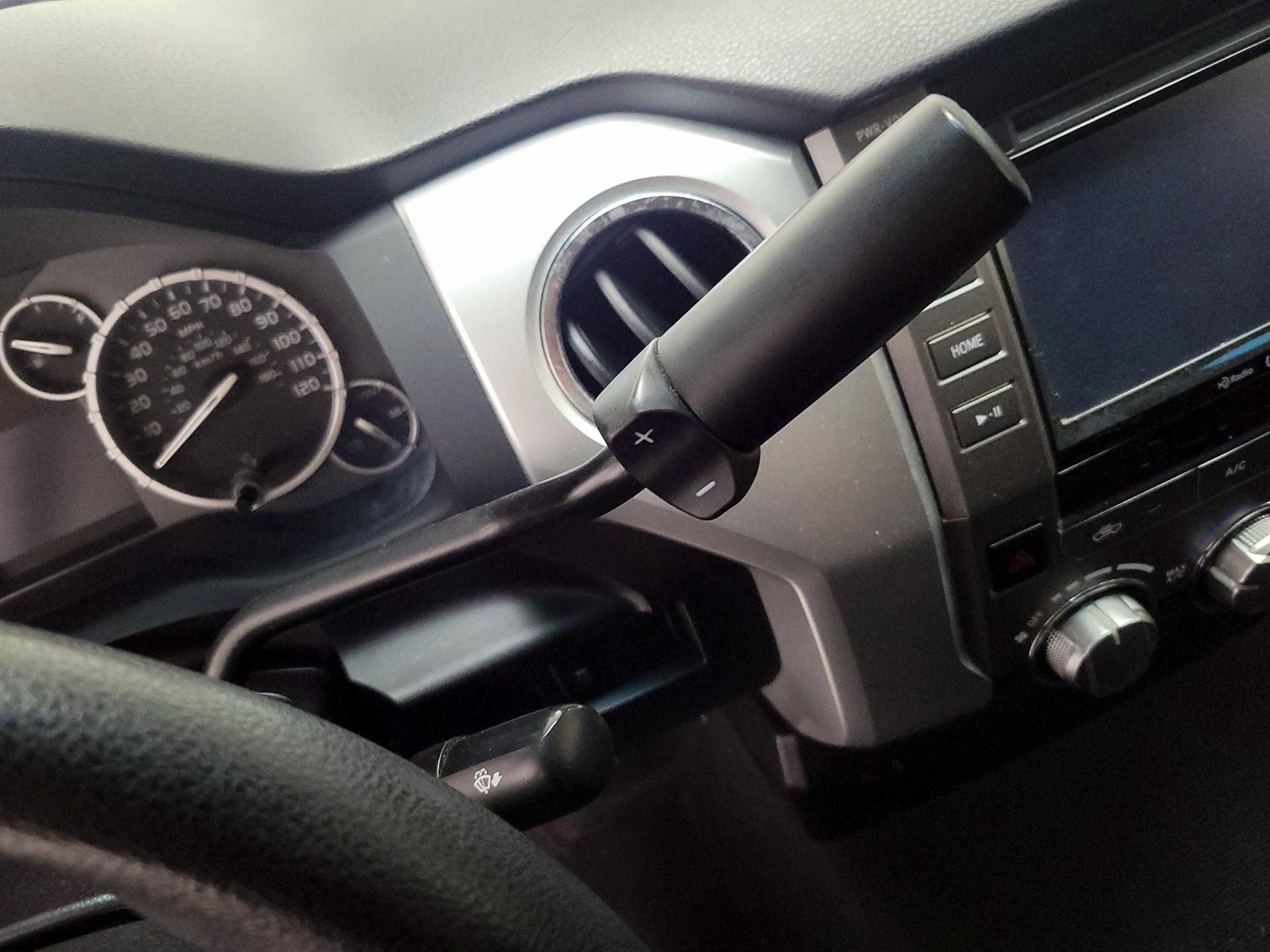 Thumbnail: 2015 Toyota Tundra - 17