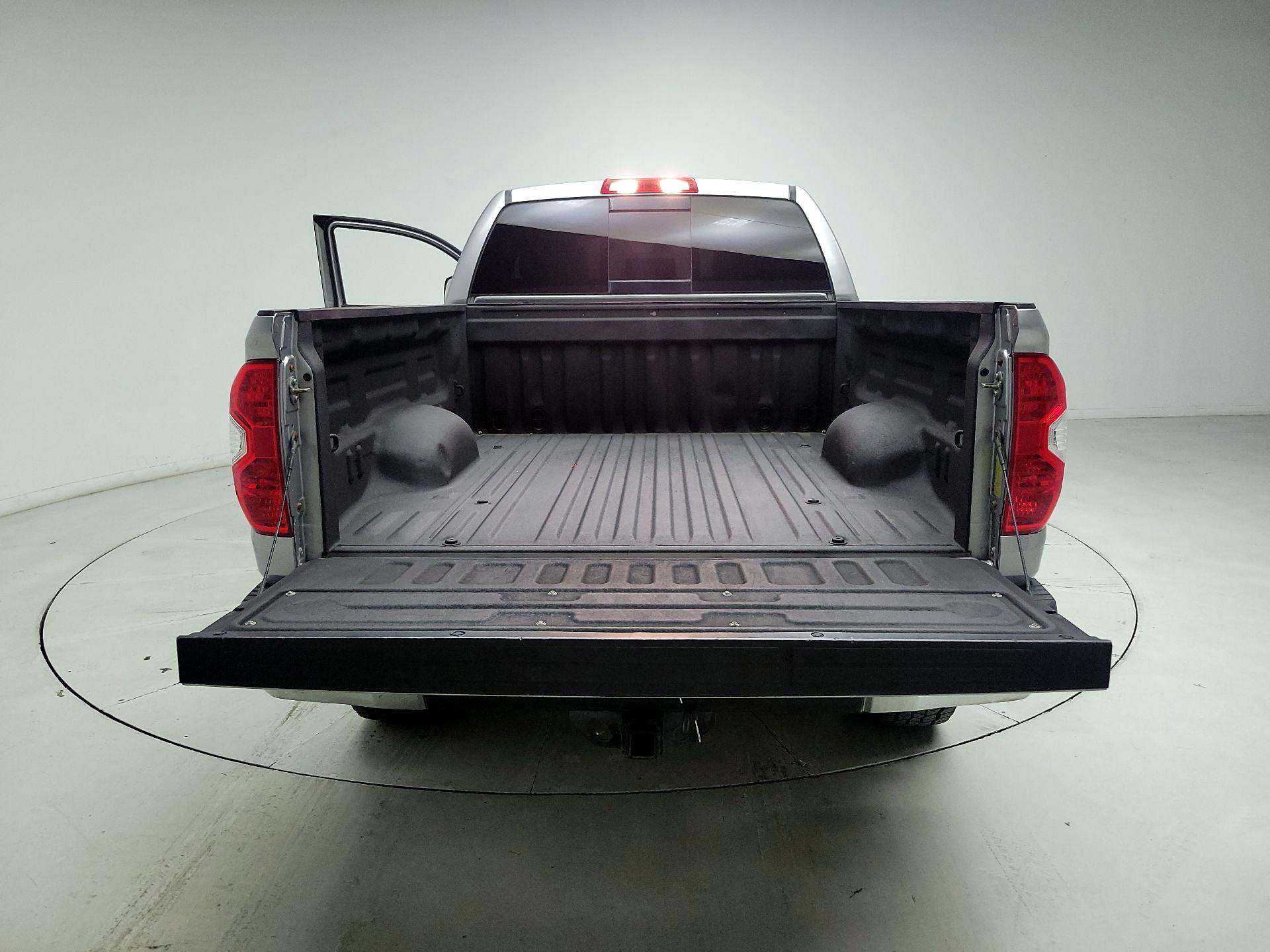 Thumbnail: 2015 Toyota Tundra - 20
