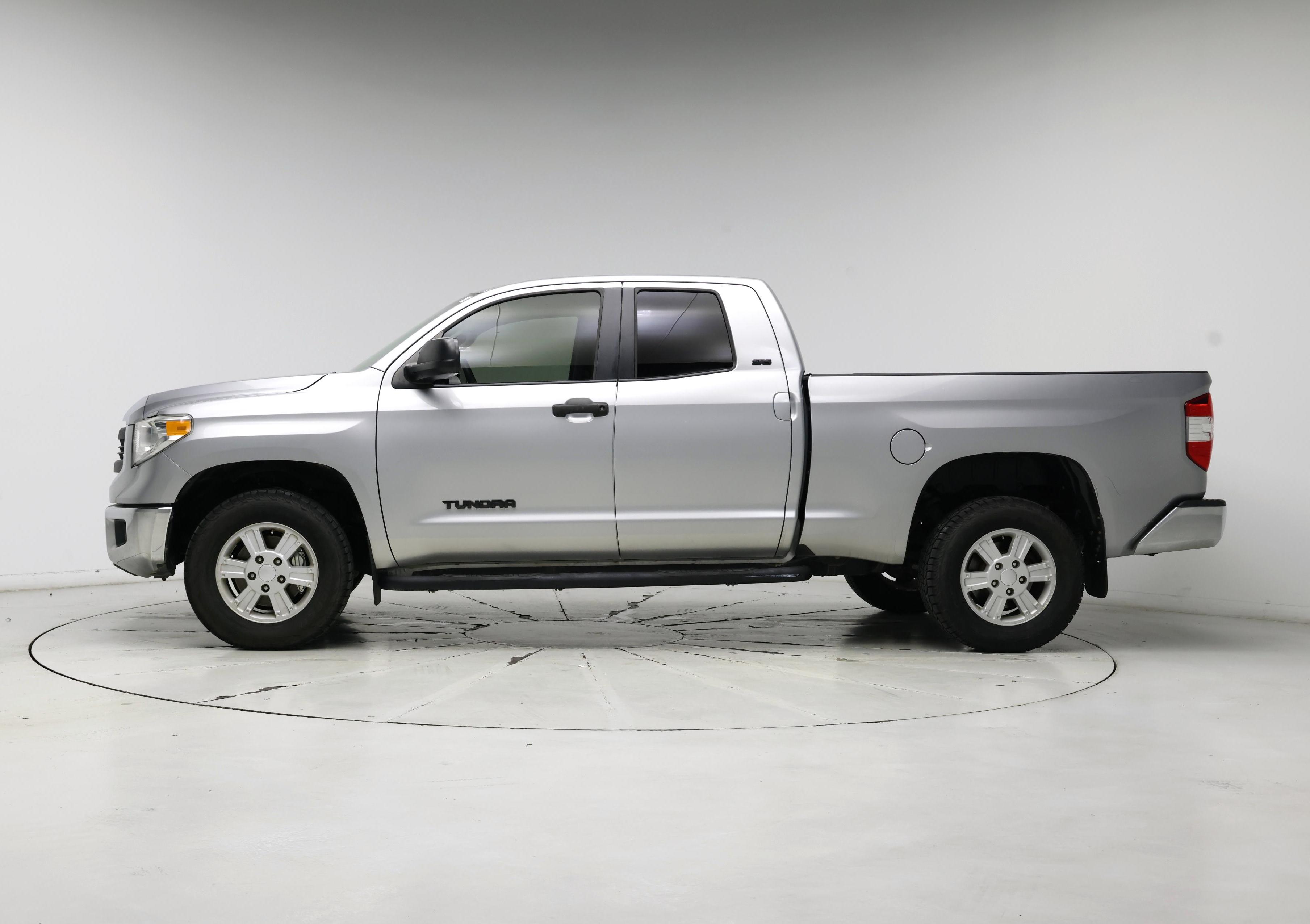 Thumbnail: 2015 Toyota Tundra - 3