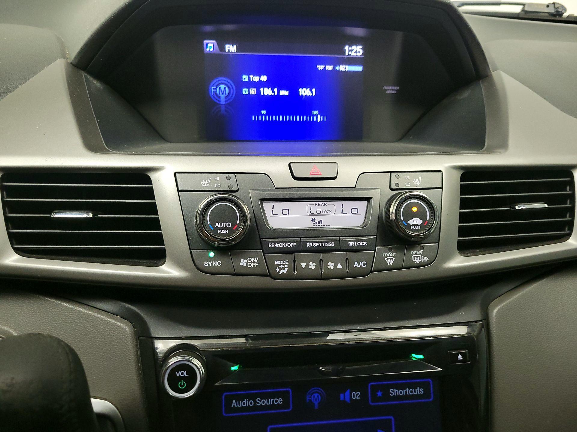 Thumbnail: 2016 Honda Odyssey - 17