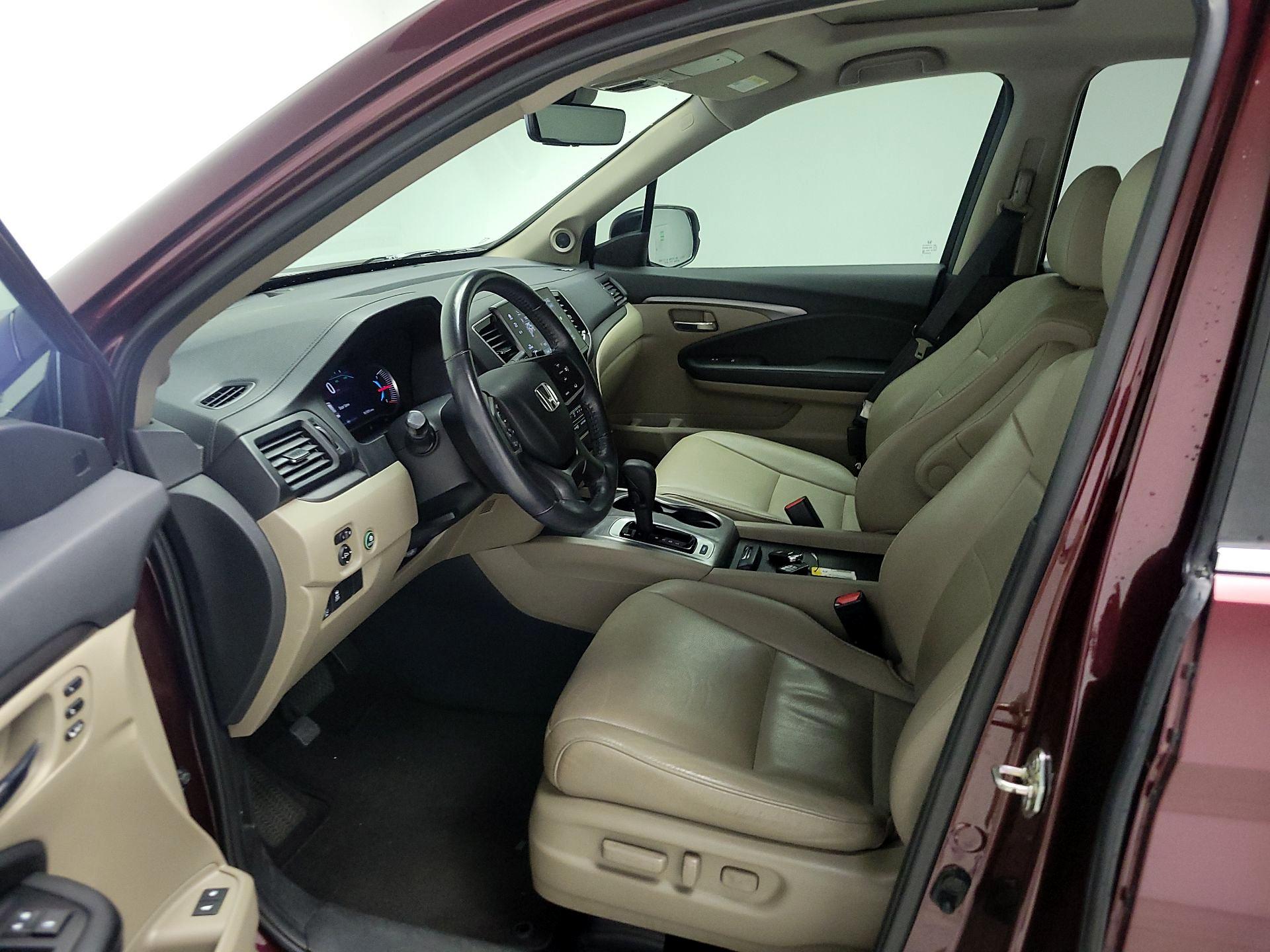 Thumbnail: 2019 Honda Pilot - 11