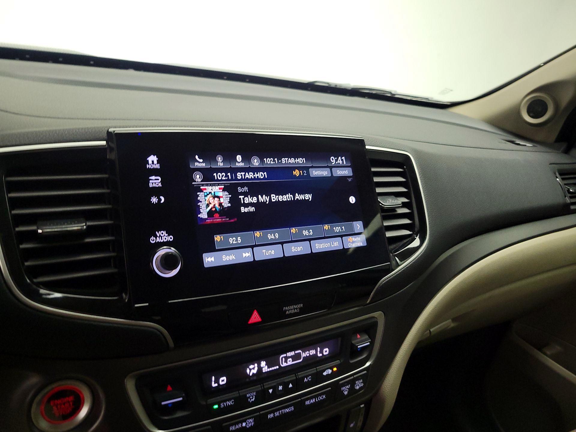 Thumbnail: 2019 Honda Pilot - 15