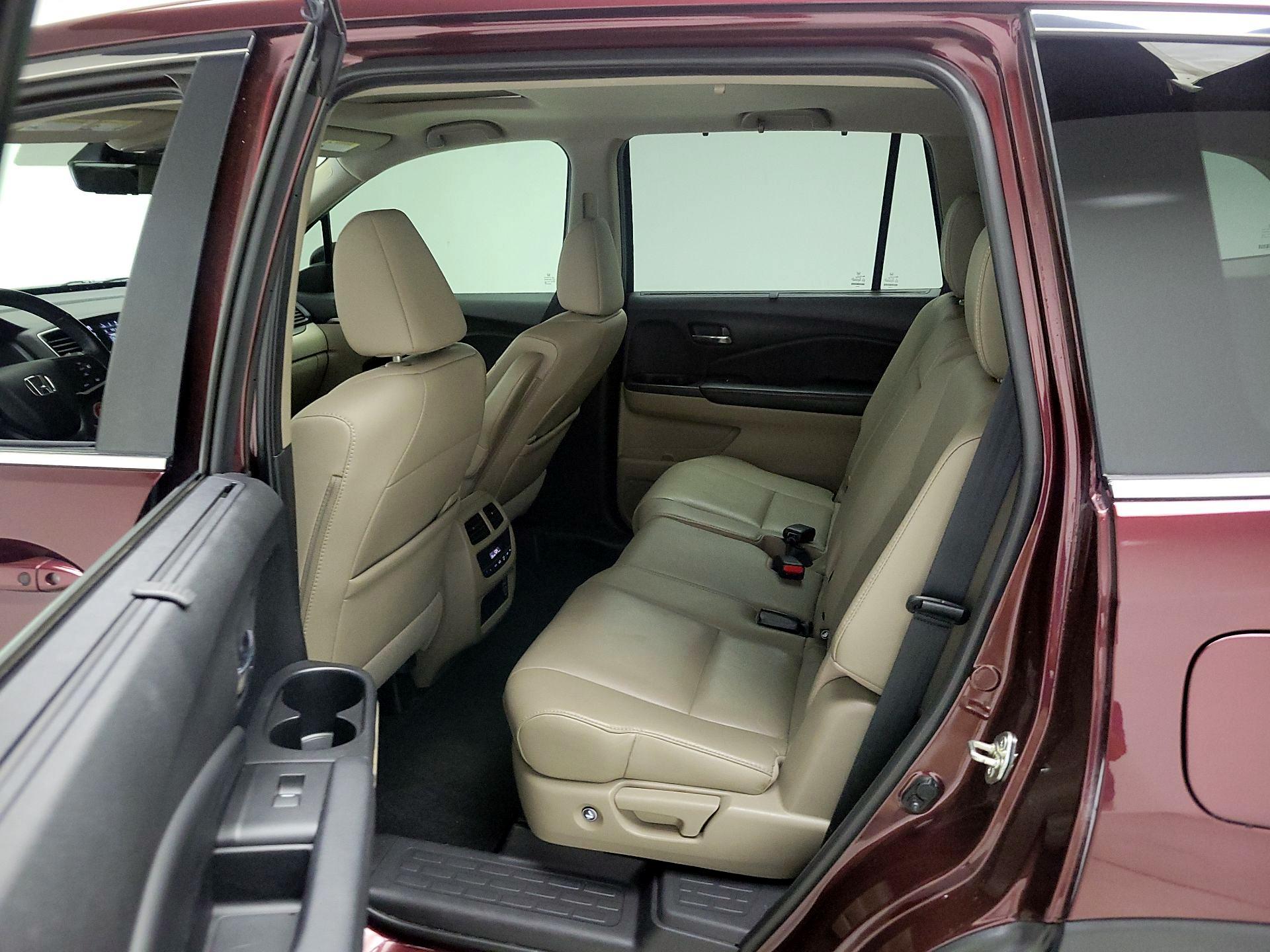 Thumbnail: 2019 Honda Pilot - 19