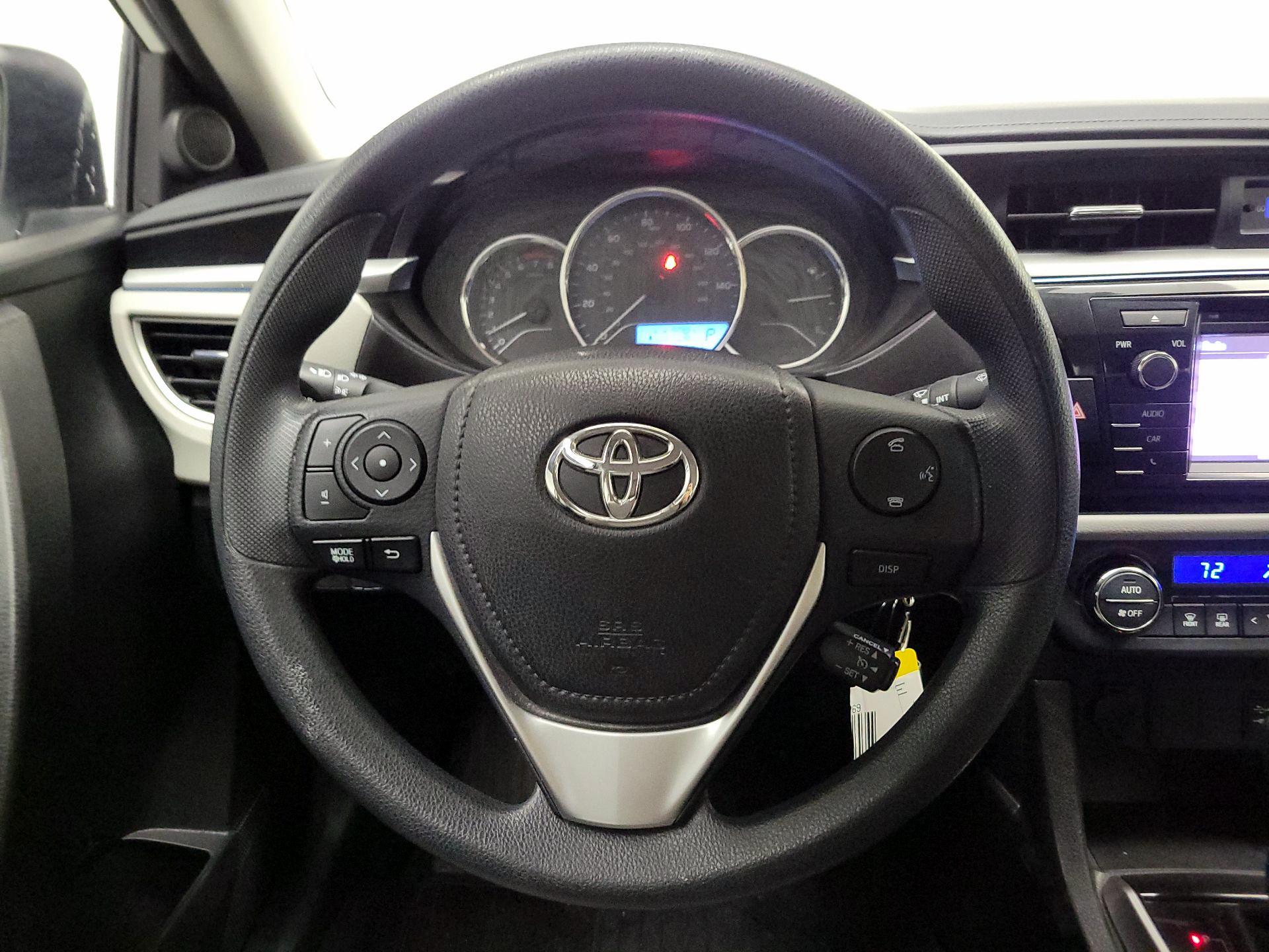 Thumbnail: 2015 Toyota Corolla - 10