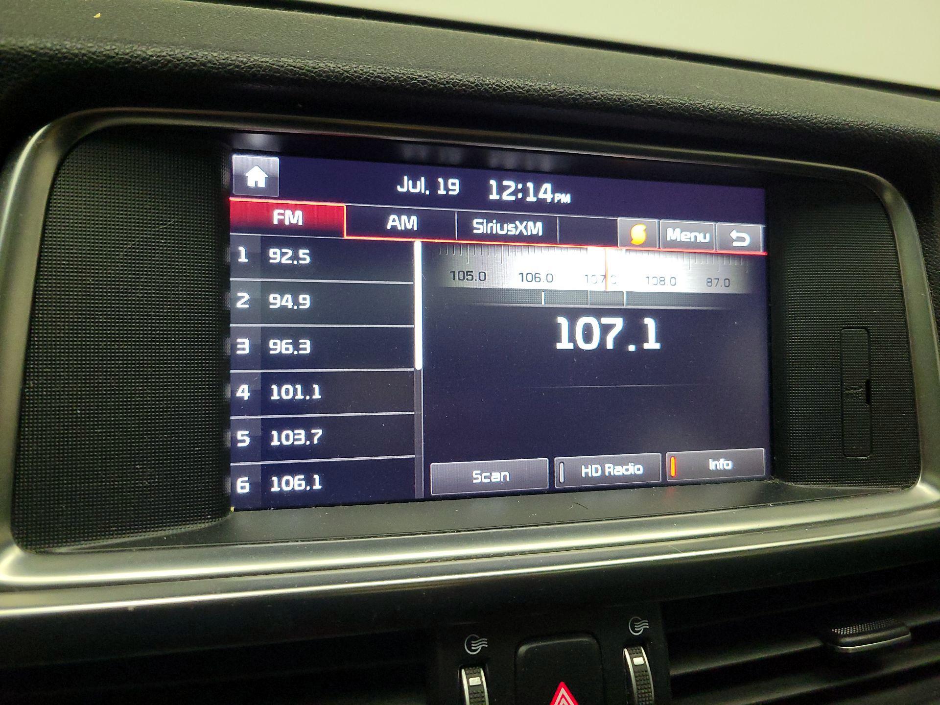 Thumbnail: 2016 Kia Optima - 16