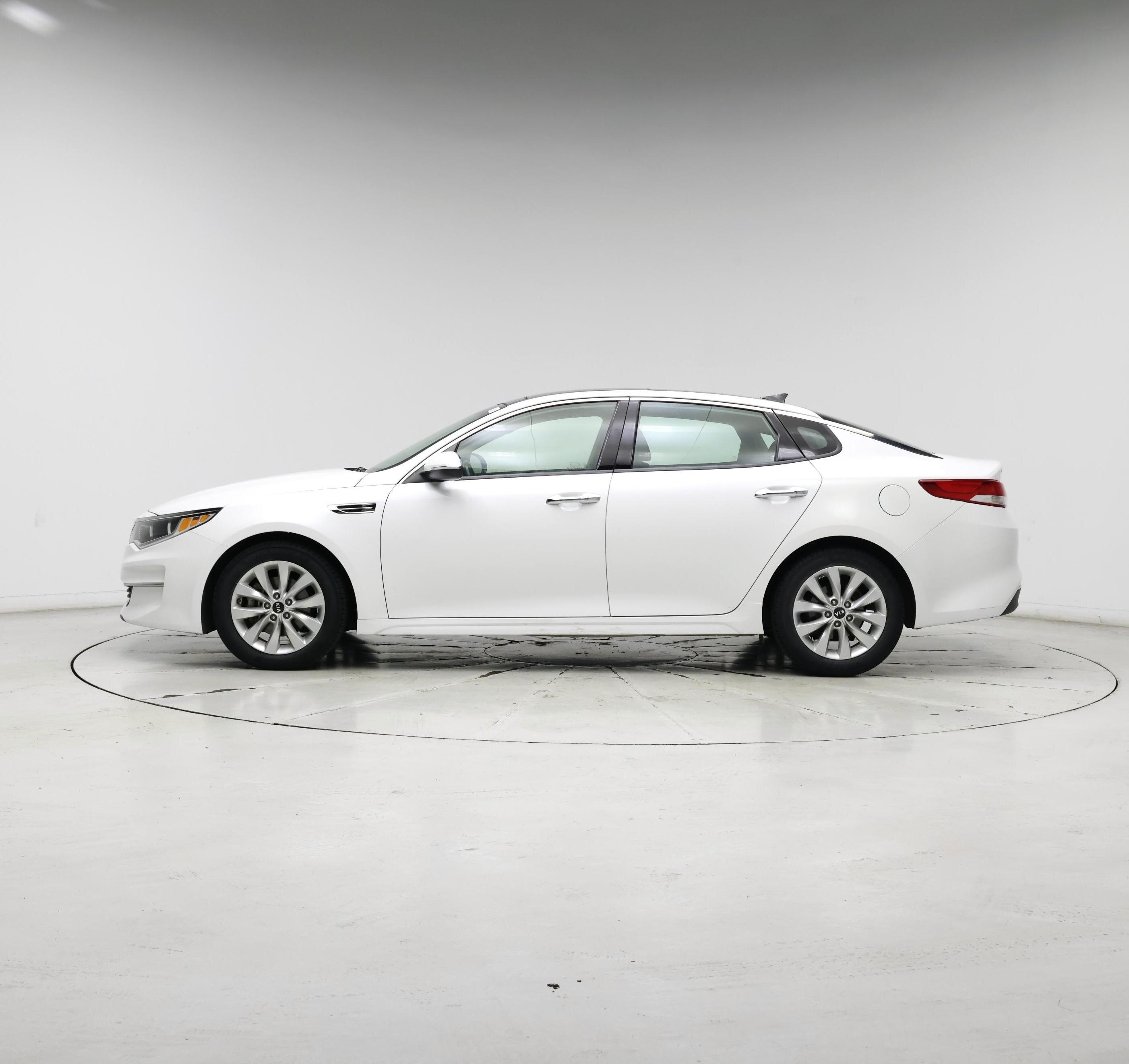Thumbnail: 2016 Kia Optima - 3