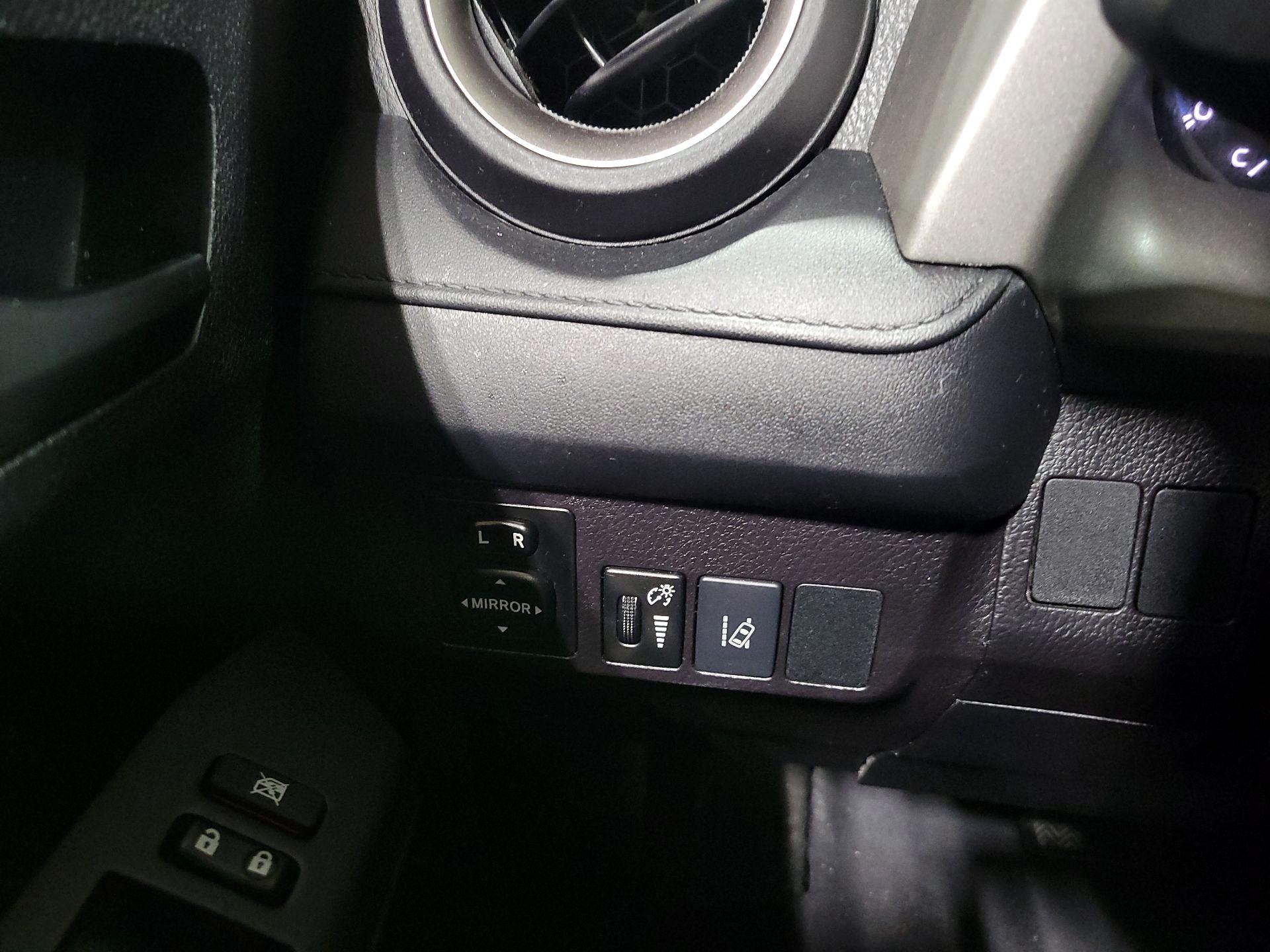 Thumbnail: 2018 Toyota RAV4 - 13