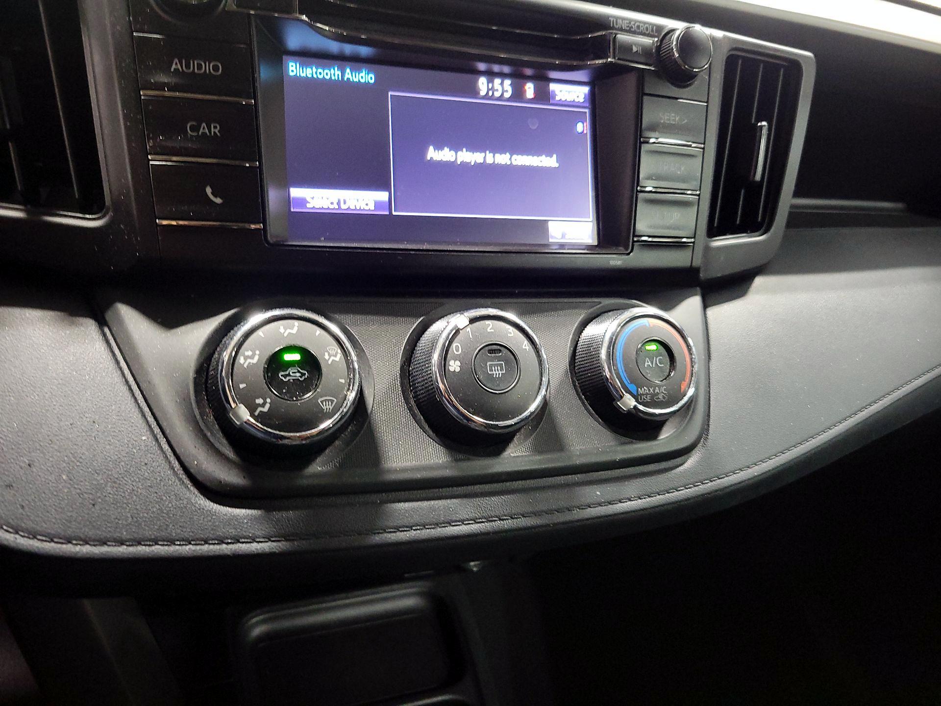 Thumbnail: 2018 Toyota RAV4 - 16
