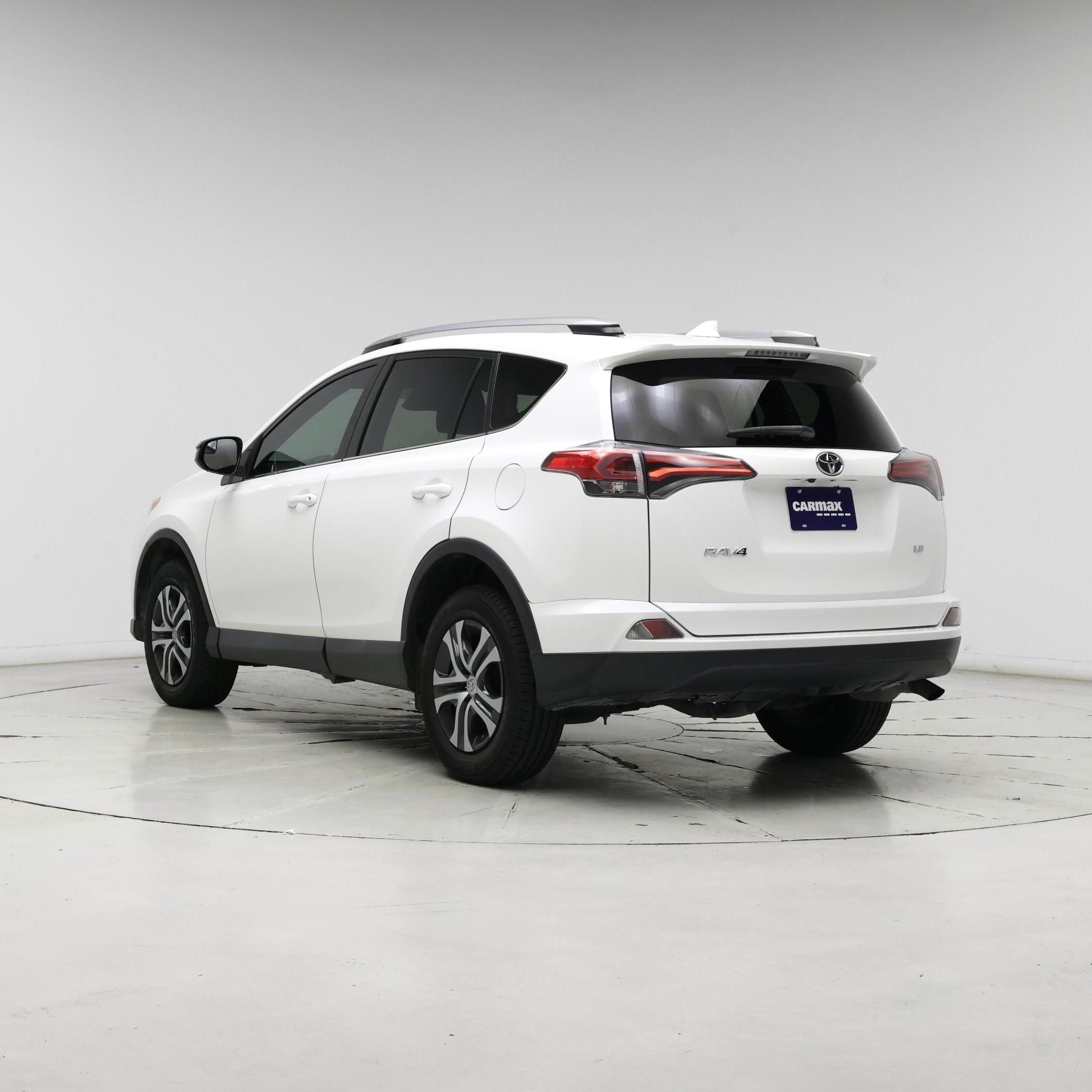 Thumbnail: 2018 Toyota RAV4 - 2
