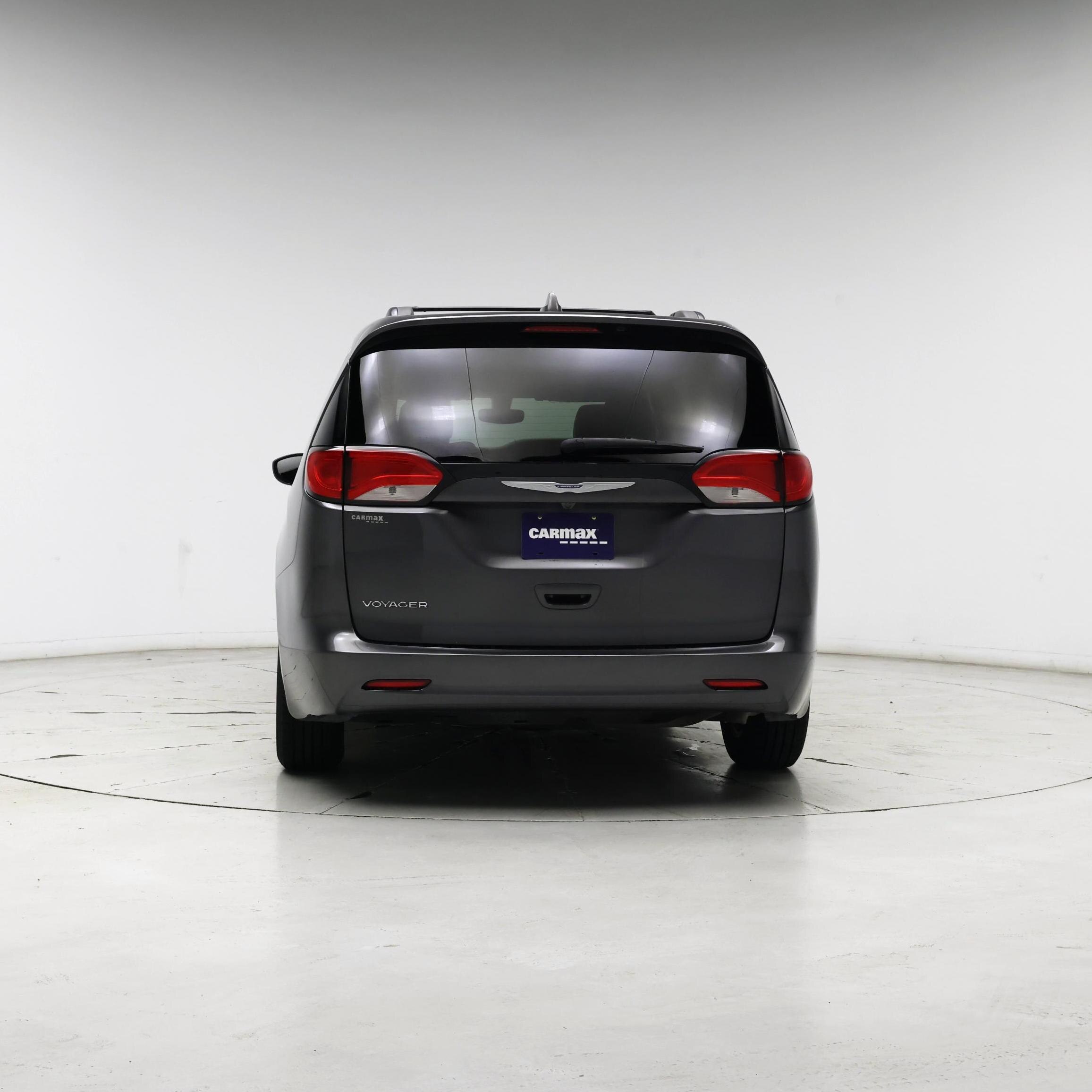 Thumbnail: 2020 Chrysler Voyager - 6