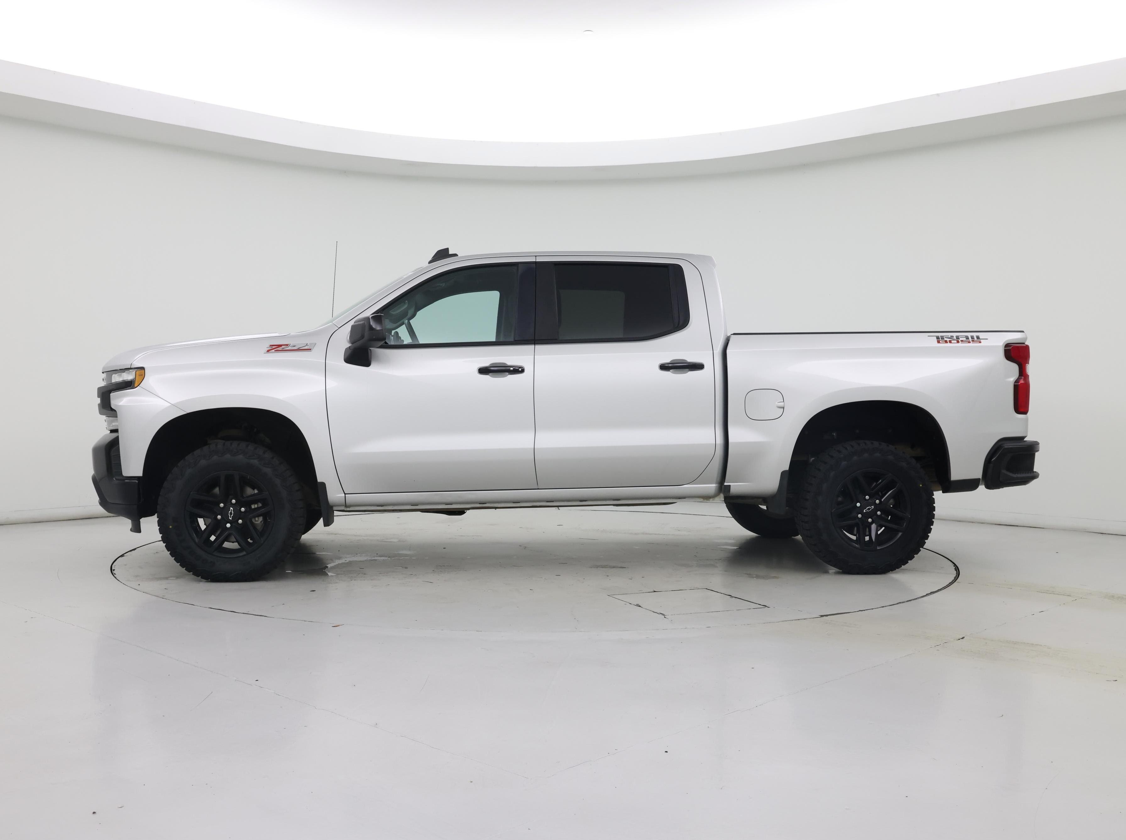 Thumbnail: 2020 Chevrolet Silverado 1500 - 3