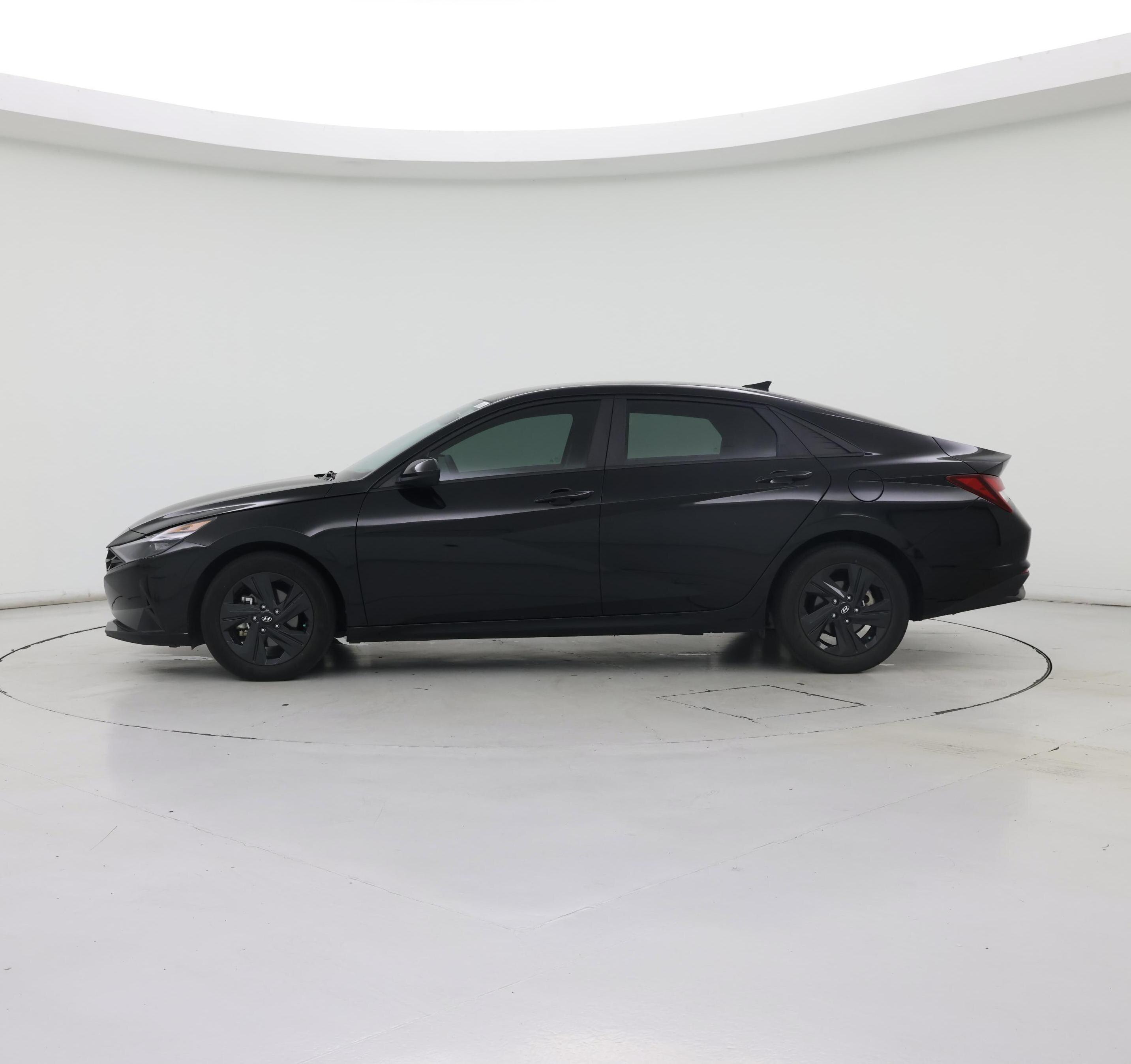 Thumbnail: 2023 Hyundai Elantra - 3