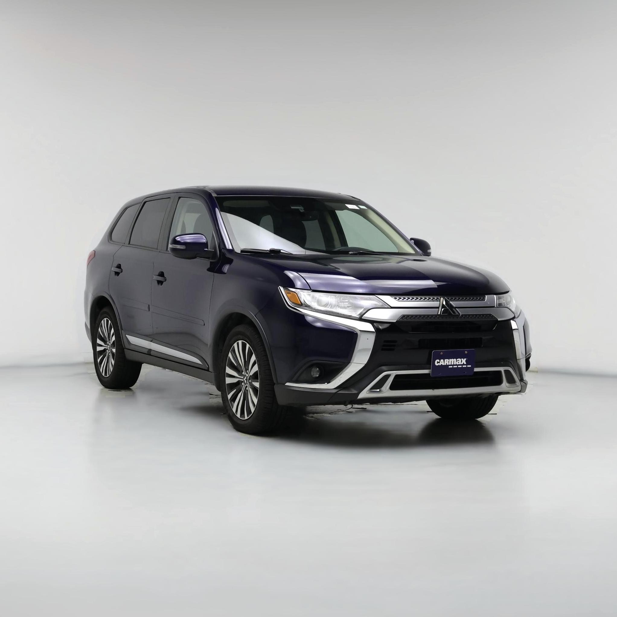 Thumbnail: 2020 Mitsubishi Outlander - 1