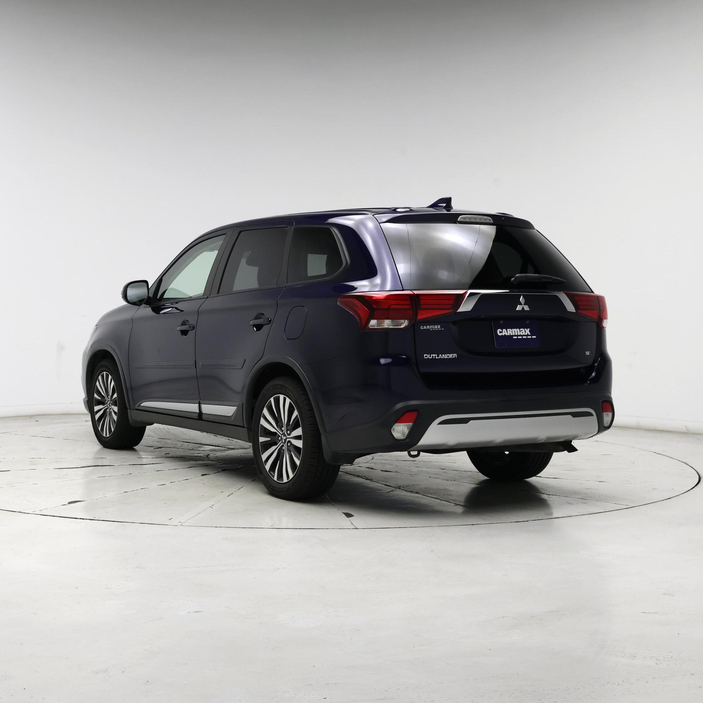 Thumbnail: 2020 Mitsubishi Outlander - 2