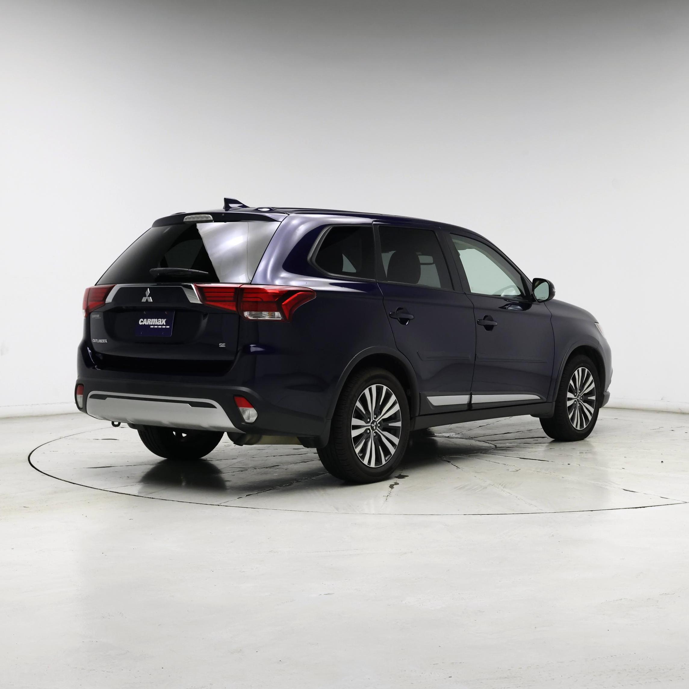 Thumbnail: 2020 Mitsubishi Outlander - 8