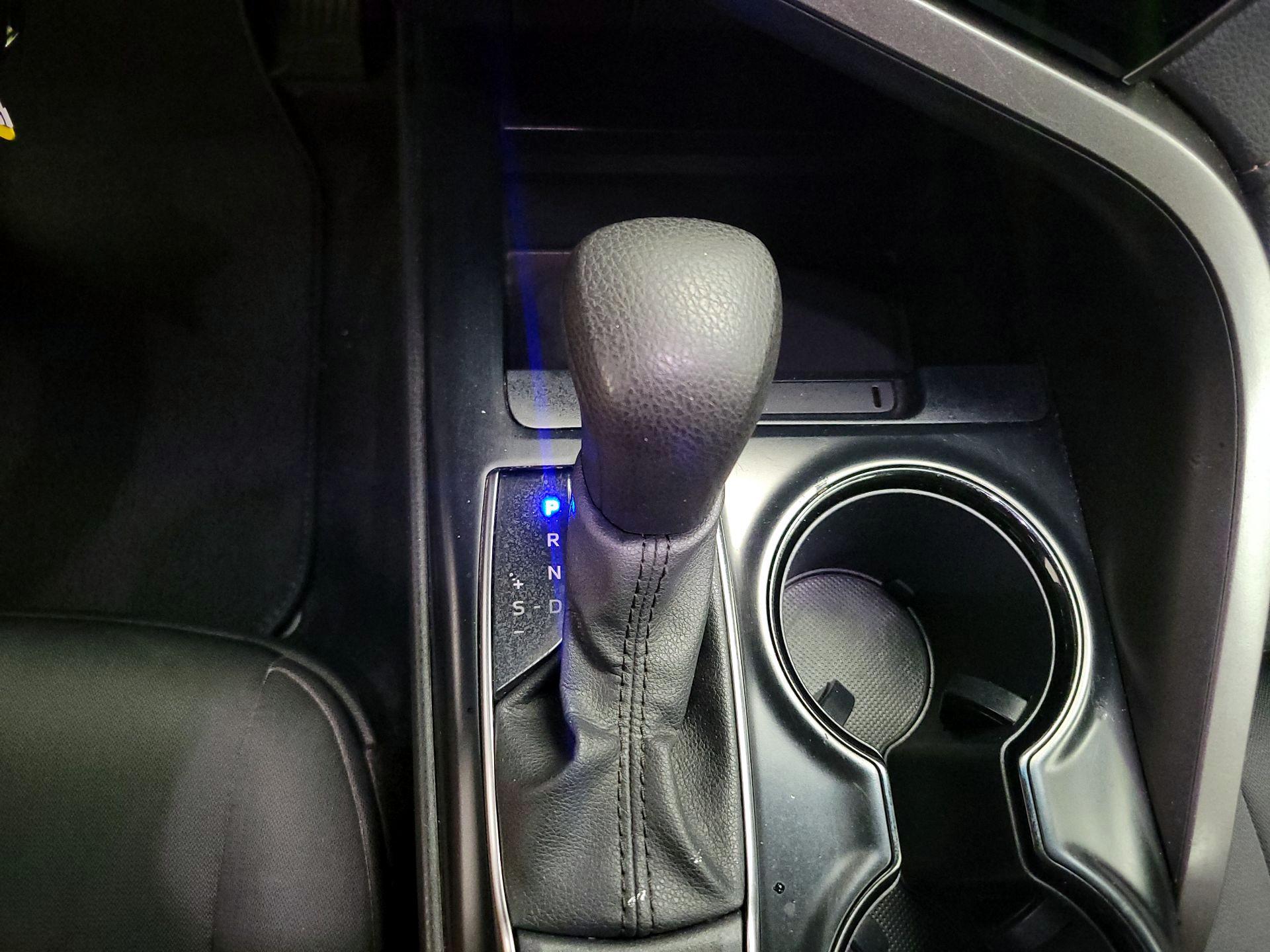 Thumbnail: 2020 Toyota Camry - 17